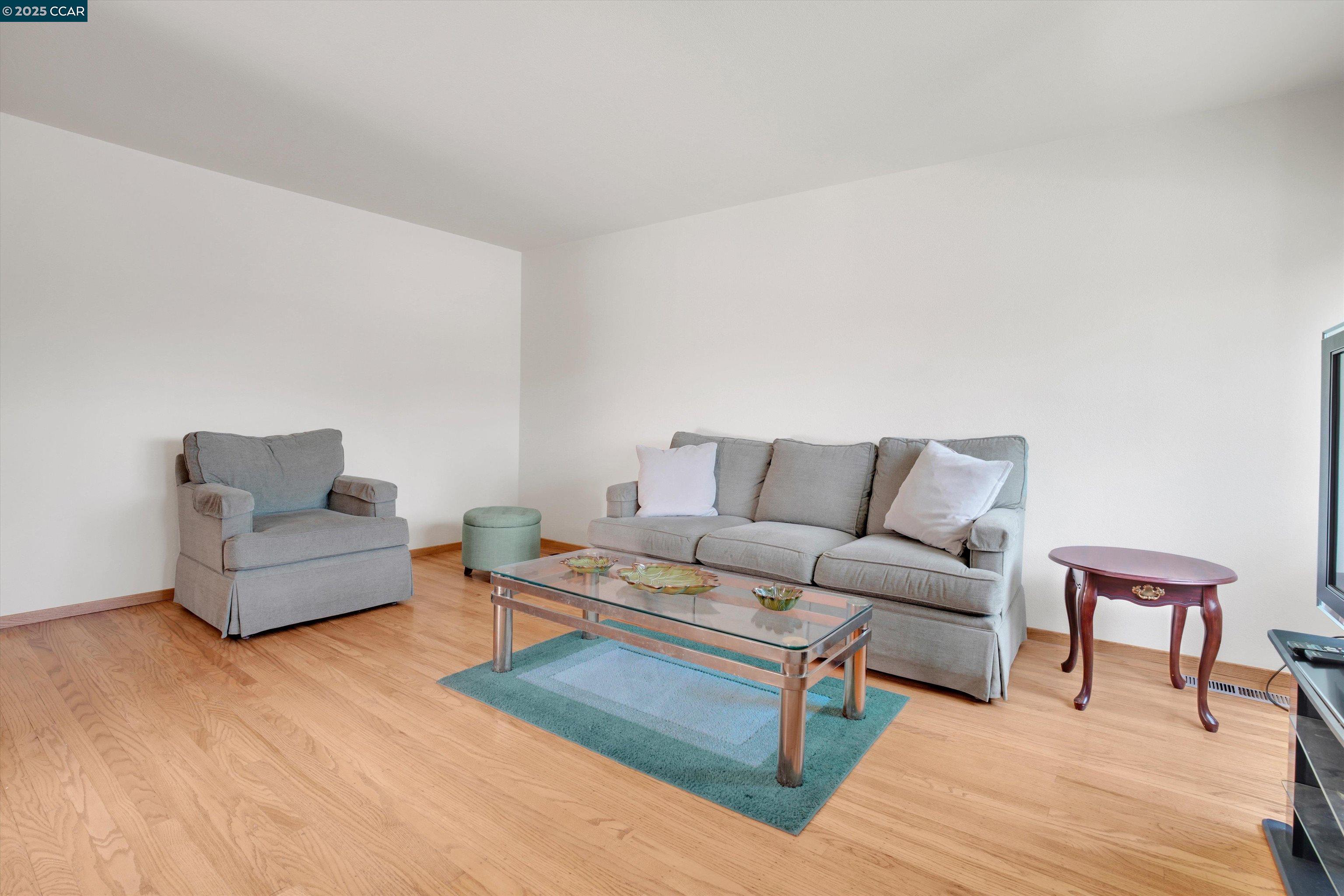 Detail Gallery Image 8 of 34 For 3455 Halifax Way, Concord,  CA 94520 - 3 Beds | 2/1 Baths