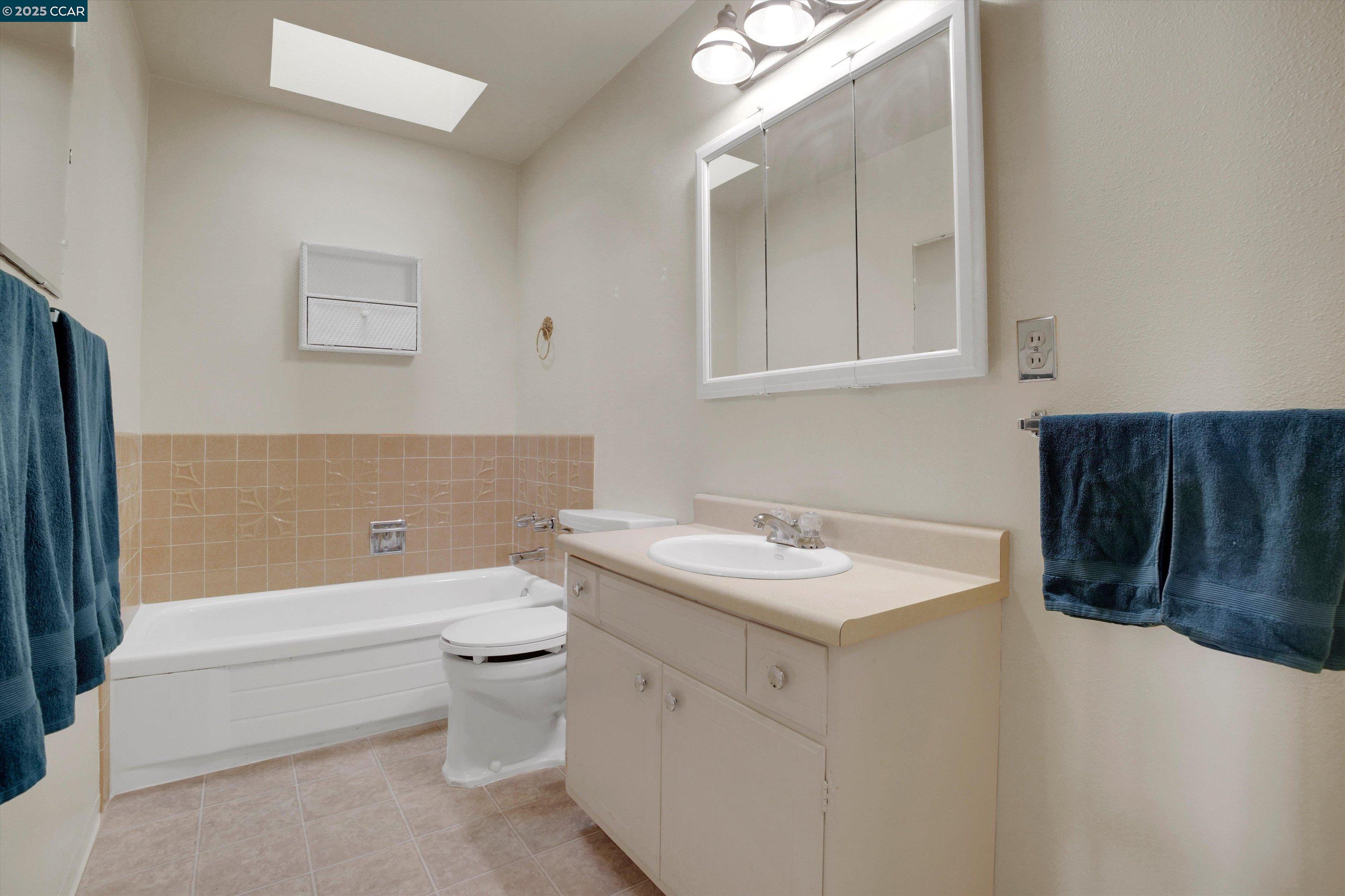 Detail Gallery Image 10 of 34 For 3455 Halifax Way, Concord,  CA 94520 - 3 Beds | 2/1 Baths