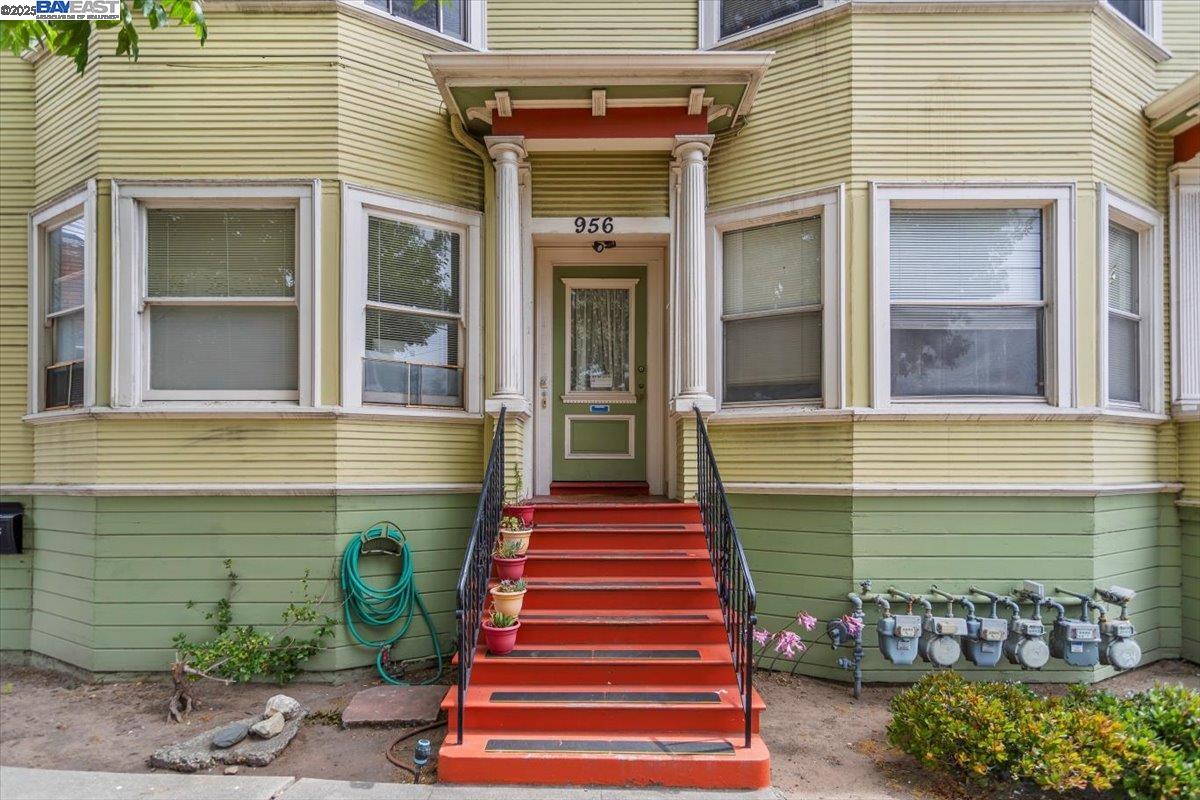 Detail Gallery Image 4 of 25 For 954 Park St, Alameda,  CA 94501 - – Beds | – Baths