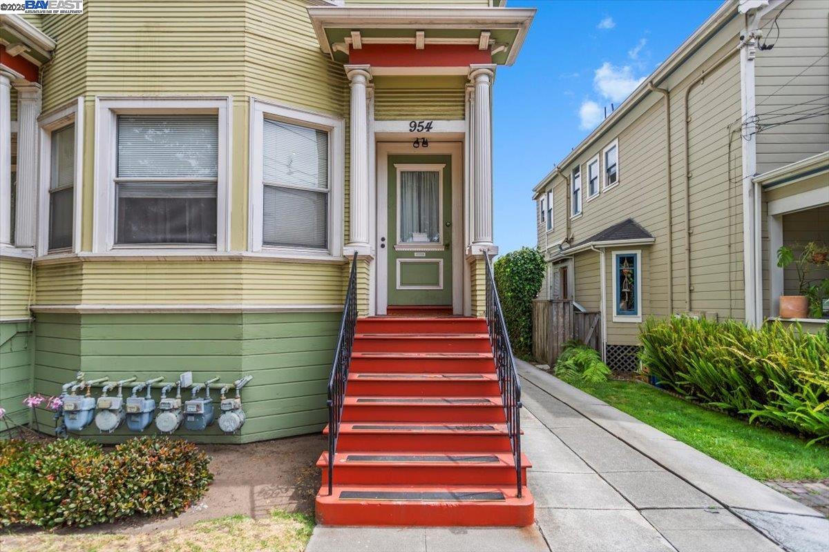 Detail Gallery Image 5 of 25 For 954 Park St, Alameda,  CA 94501 - – Beds | – Baths