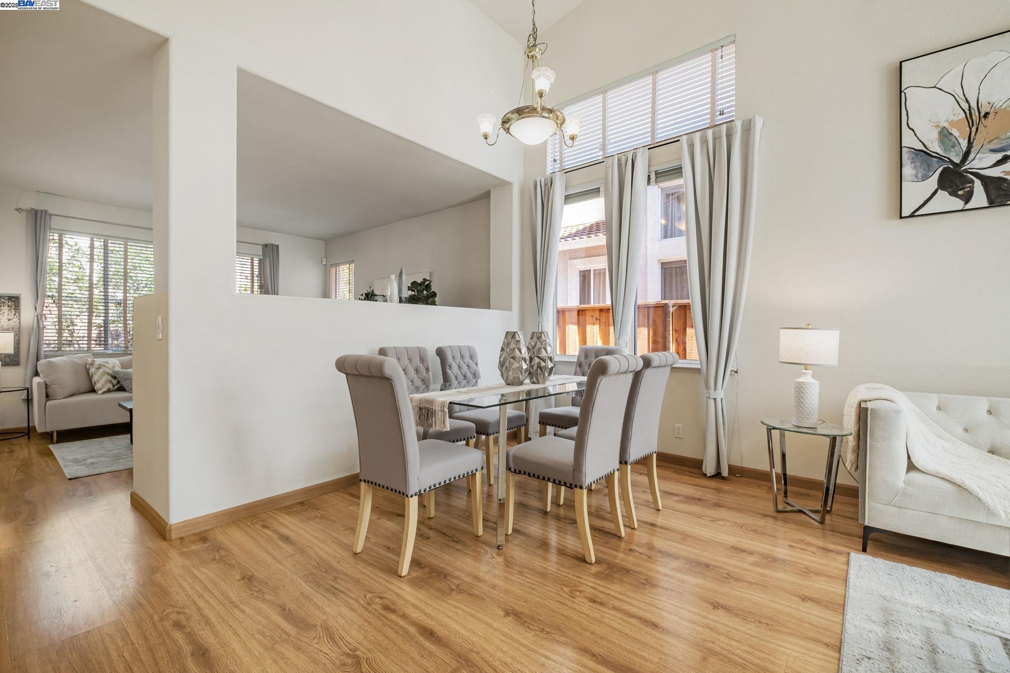 Detail Gallery Image 18 of 52 For 3840 Springfield Cmn, Fremont,  CA 94555 - 4 Beds | 2/1 Baths