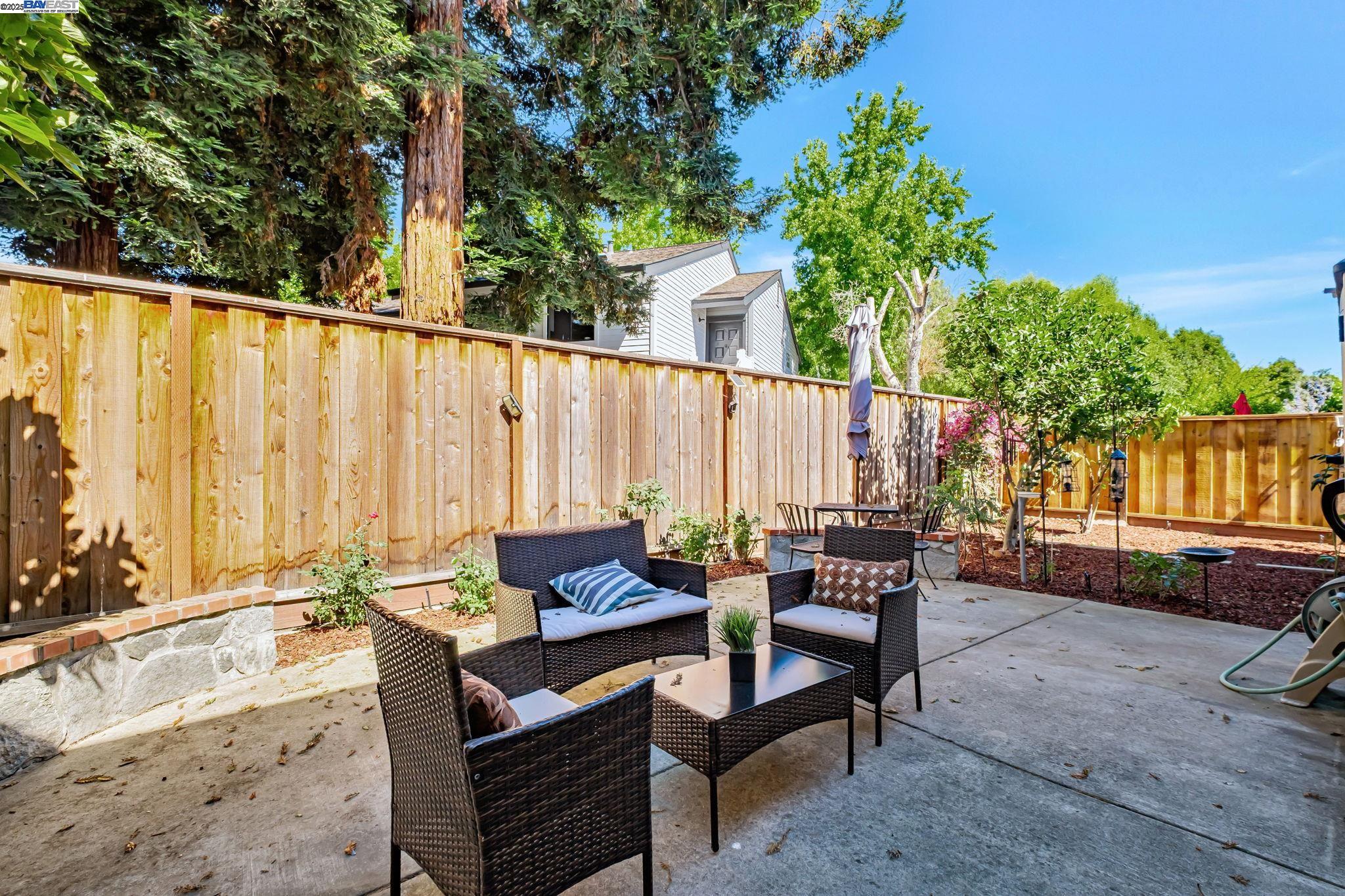 Detail Gallery Image 40 of 52 For 3840 Springfield Cmn, Fremont,  CA 94555 - 4 Beds | 2/1 Baths
