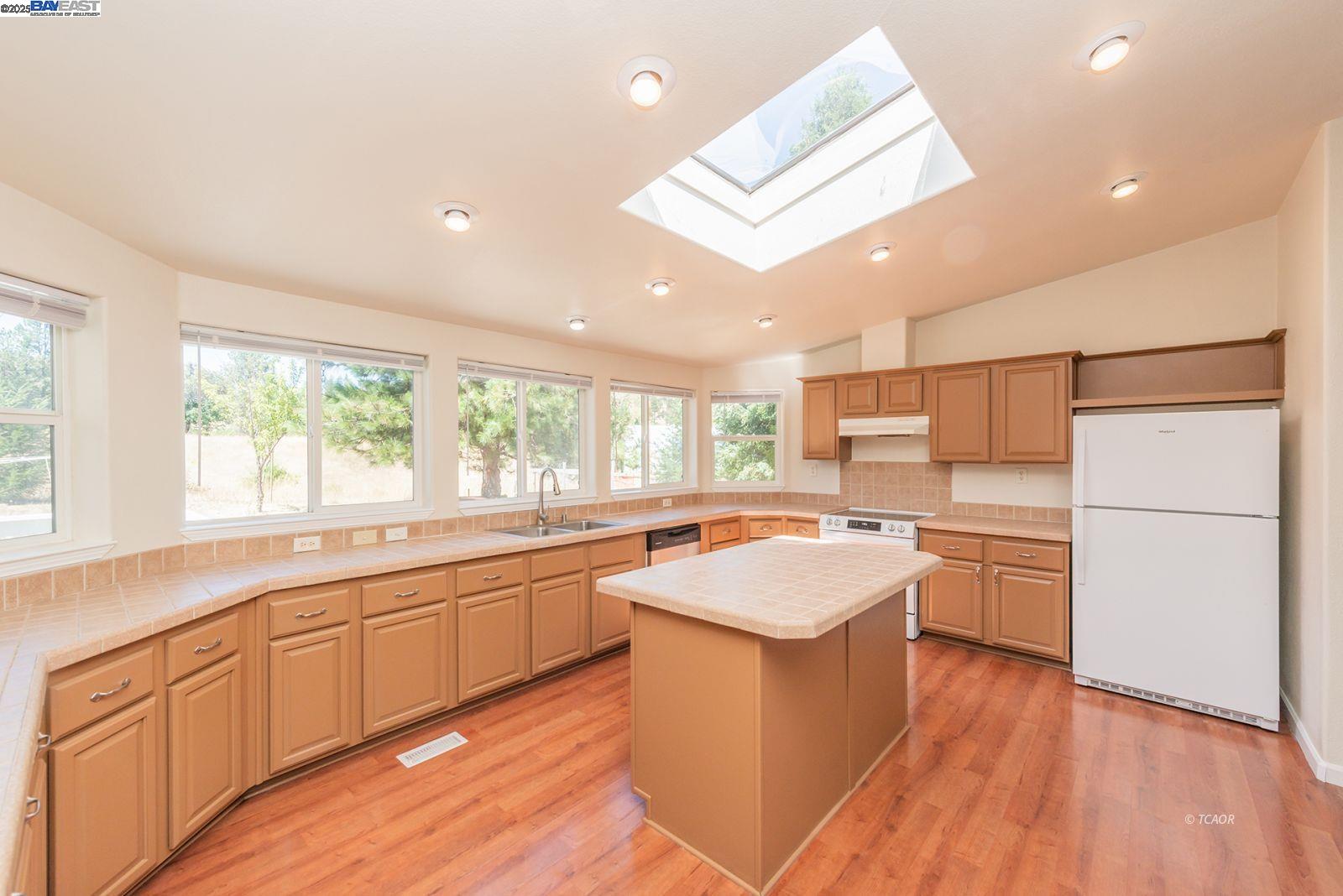 Detail Gallery Image 3 of 46 For 72 Alder Creek Rd, Lewiston,  CA 96052 - 4 Beds | 2 Baths