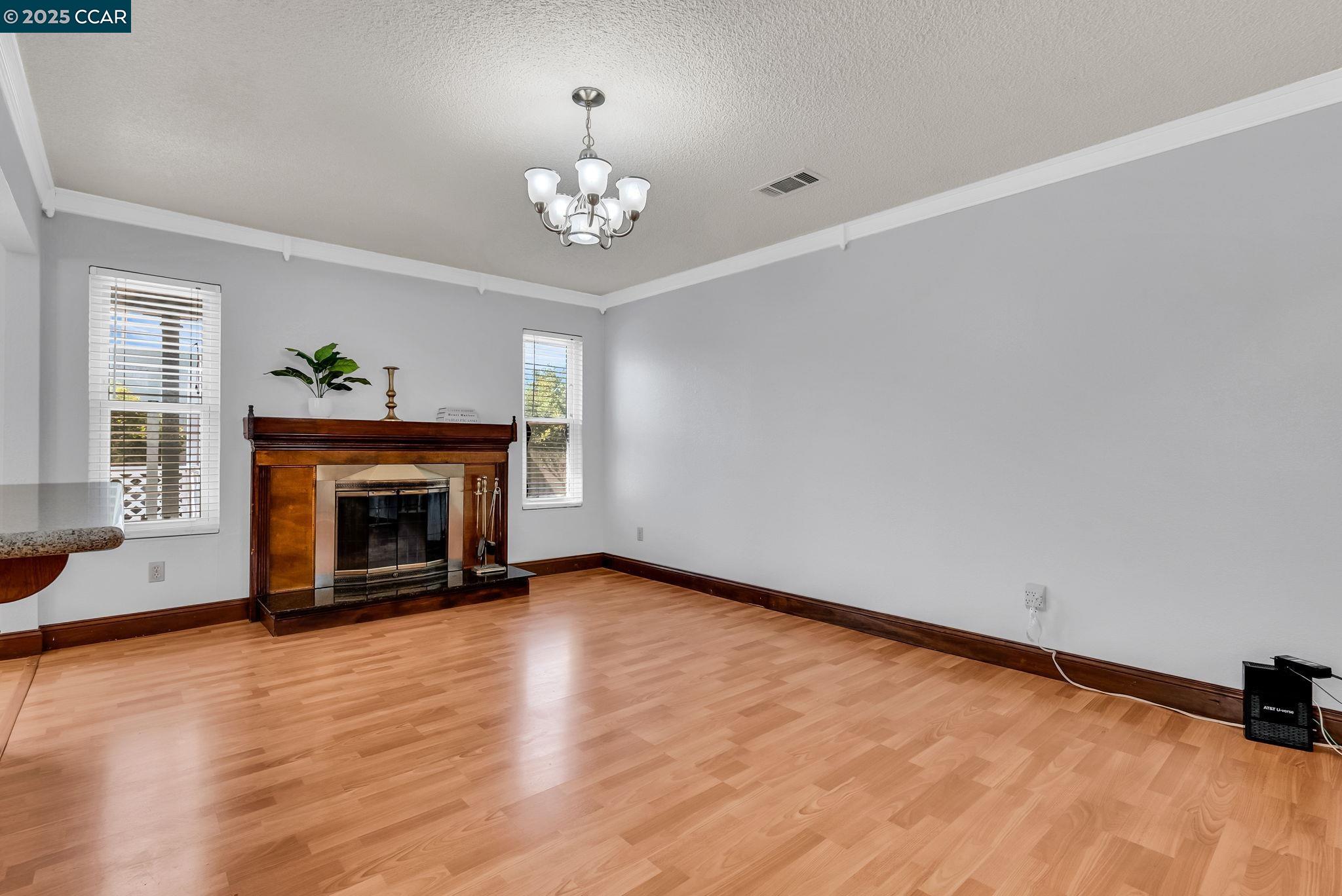 Detail Gallery Image 5 of 58 For 79 Chipman Ln, Suisun City,  CA 94585 - 4 Beds | 2 Baths