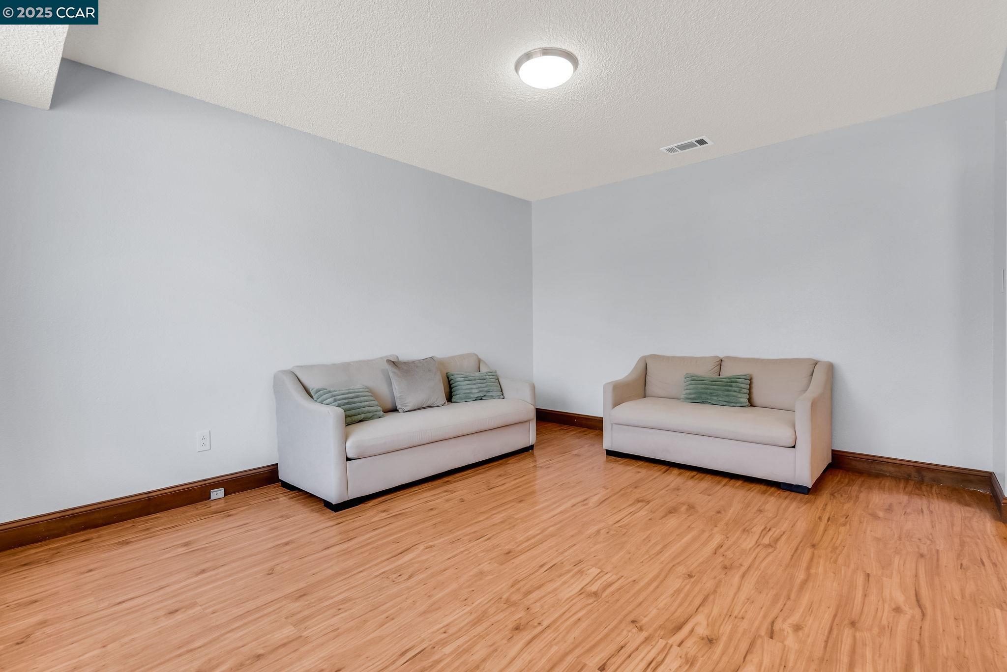 Detail Gallery Image 9 of 58 For 79 Chipman Ln, Suisun City,  CA 94585 - 4 Beds | 2 Baths