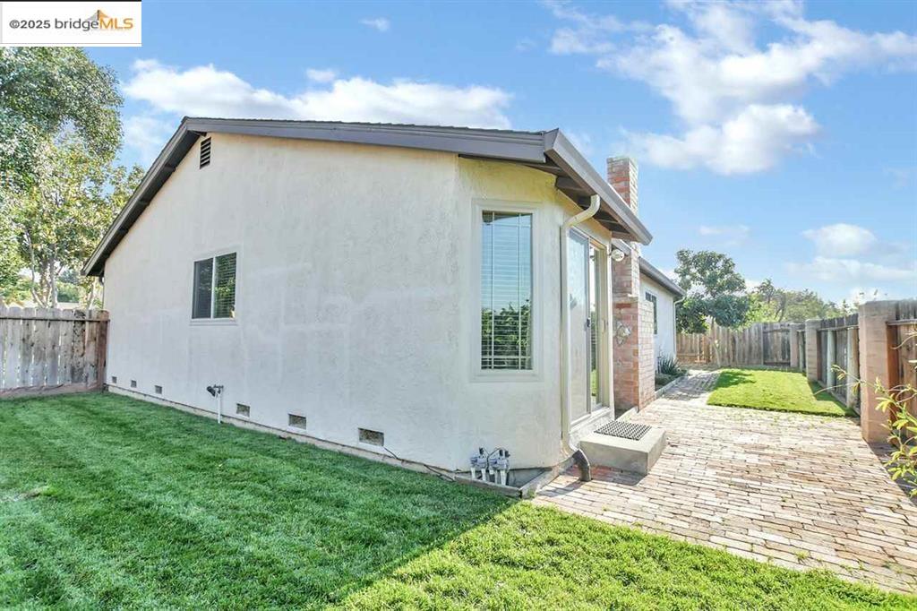 Detail Gallery Image 2 of 13 For 817 Basalt Way, Antioch,  CA 94509 - 3 Beds | 2 Baths