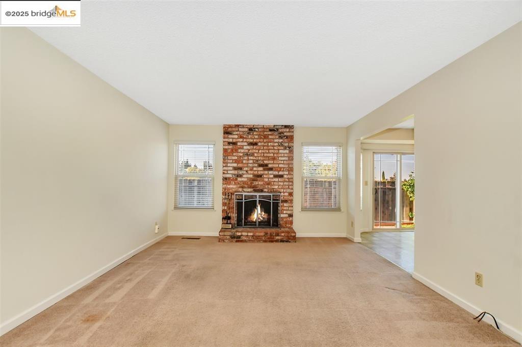 Detail Gallery Image 4 of 13 For 817 Basalt Way, Antioch,  CA 94509 - 3 Beds | 2 Baths