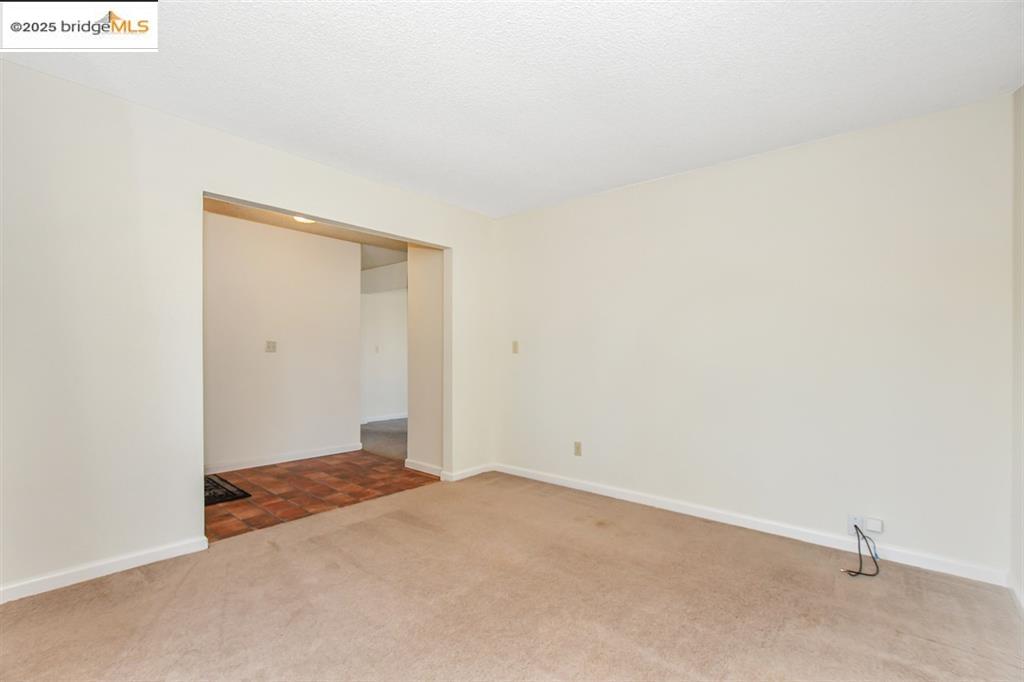 Detail Gallery Image 5 of 13 For 817 Basalt Way, Antioch,  CA 94509 - 3 Beds | 2 Baths