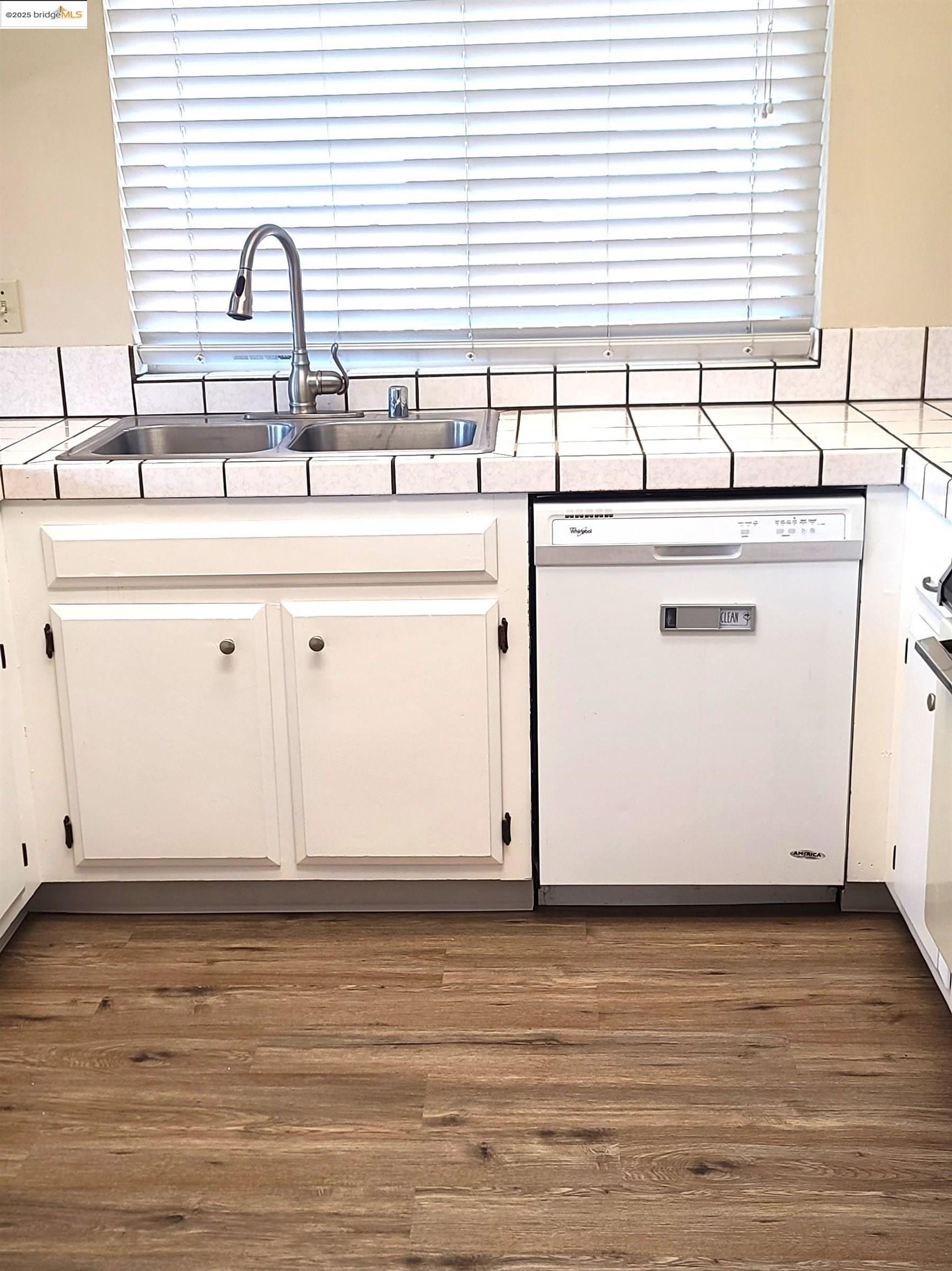 Detail Gallery Image 7 of 13 For 817 Basalt Way, Antioch,  CA 94509 - 3 Beds | 2 Baths