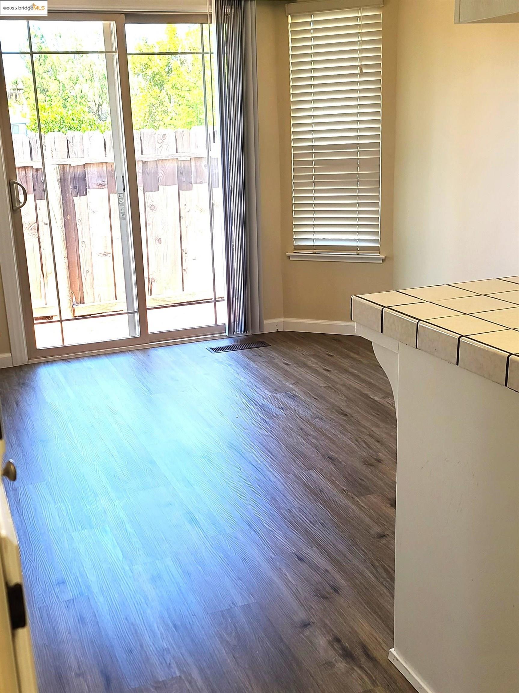 Detail Gallery Image 8 of 13 For 817 Basalt Way, Antioch,  CA 94509 - 3 Beds | 2 Baths