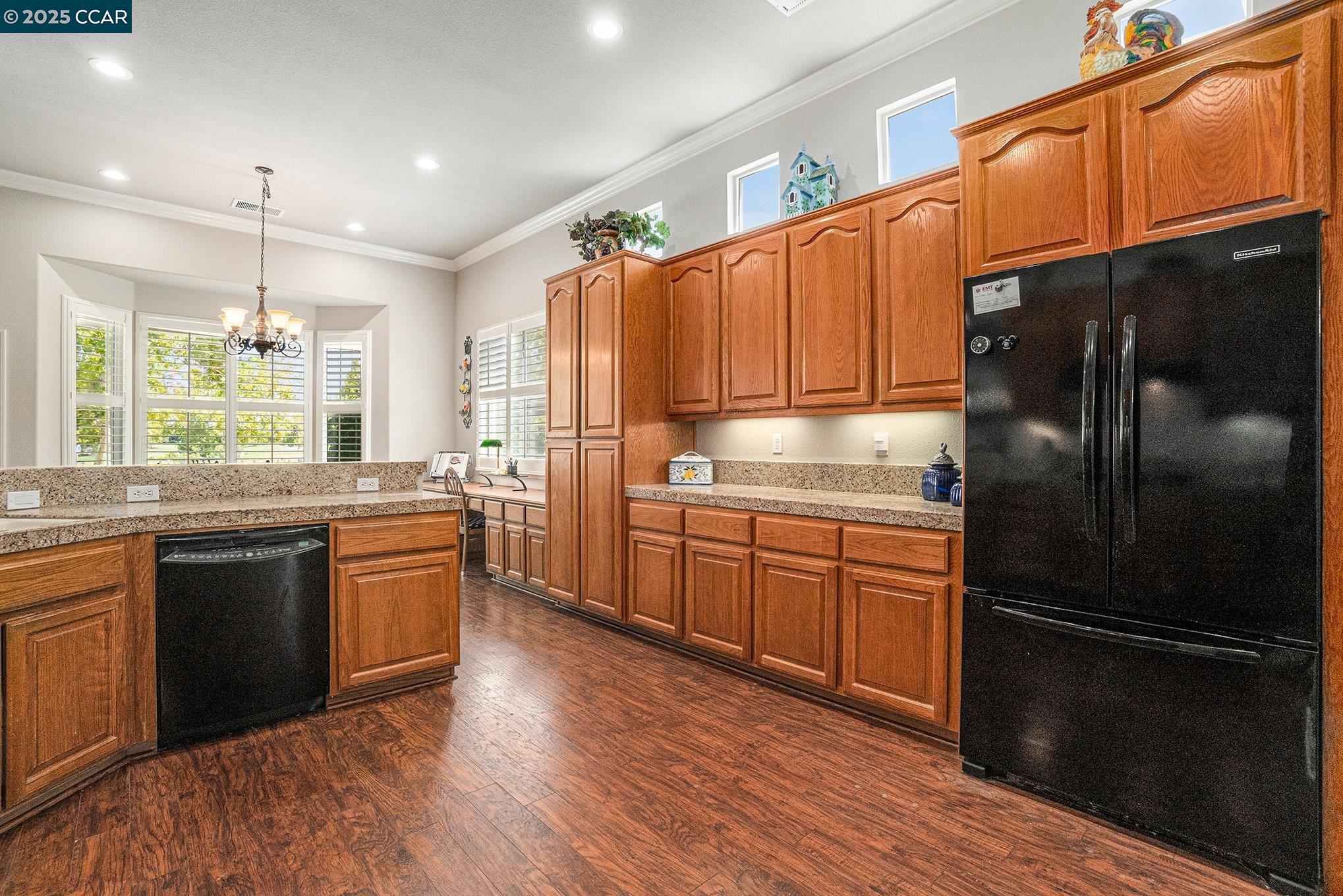 Detail Gallery Image 8 of 29 For 1783 Rubidoux Ter, Brentwood,  CA 94513 - 2 Beds | 2/1 Baths