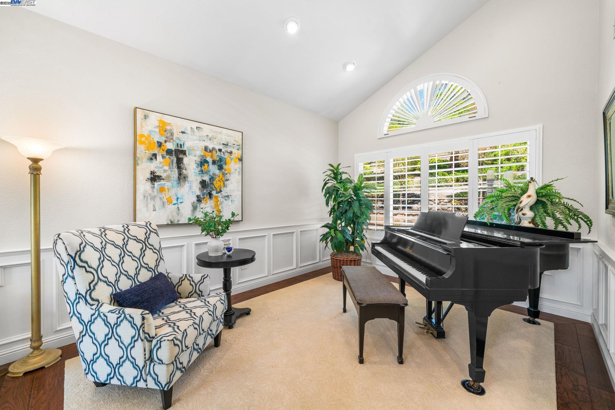 Detail Gallery Image 15 of 56 For 639 Canyon Crest Rd East, San Ramon,  CA 94582 - 4 Beds | 3 Baths