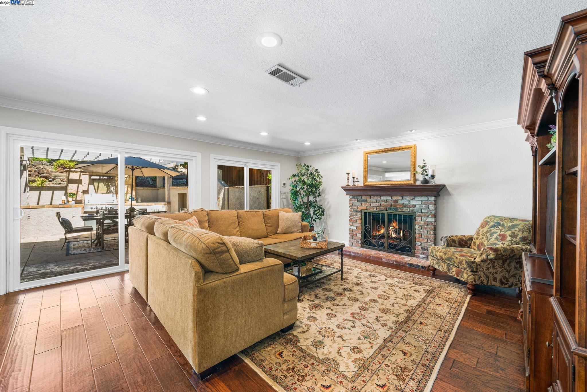 Detail Gallery Image 23 of 56 For 639 Canyon Crest Rd East, San Ramon,  CA 94582 - 4 Beds | 3 Baths