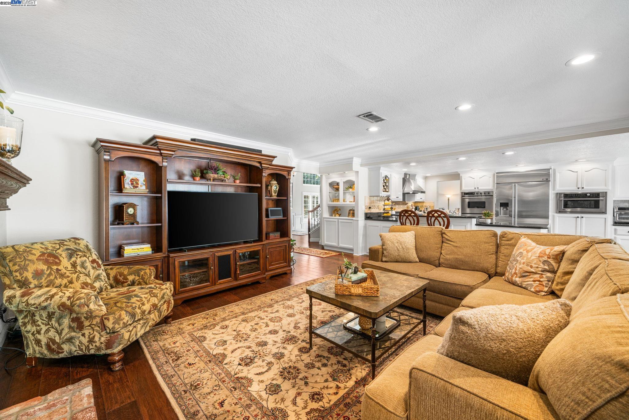 Detail Gallery Image 24 of 56 For 639 Canyon Crest Rd East, San Ramon,  CA 94582 - 4 Beds | 3 Baths