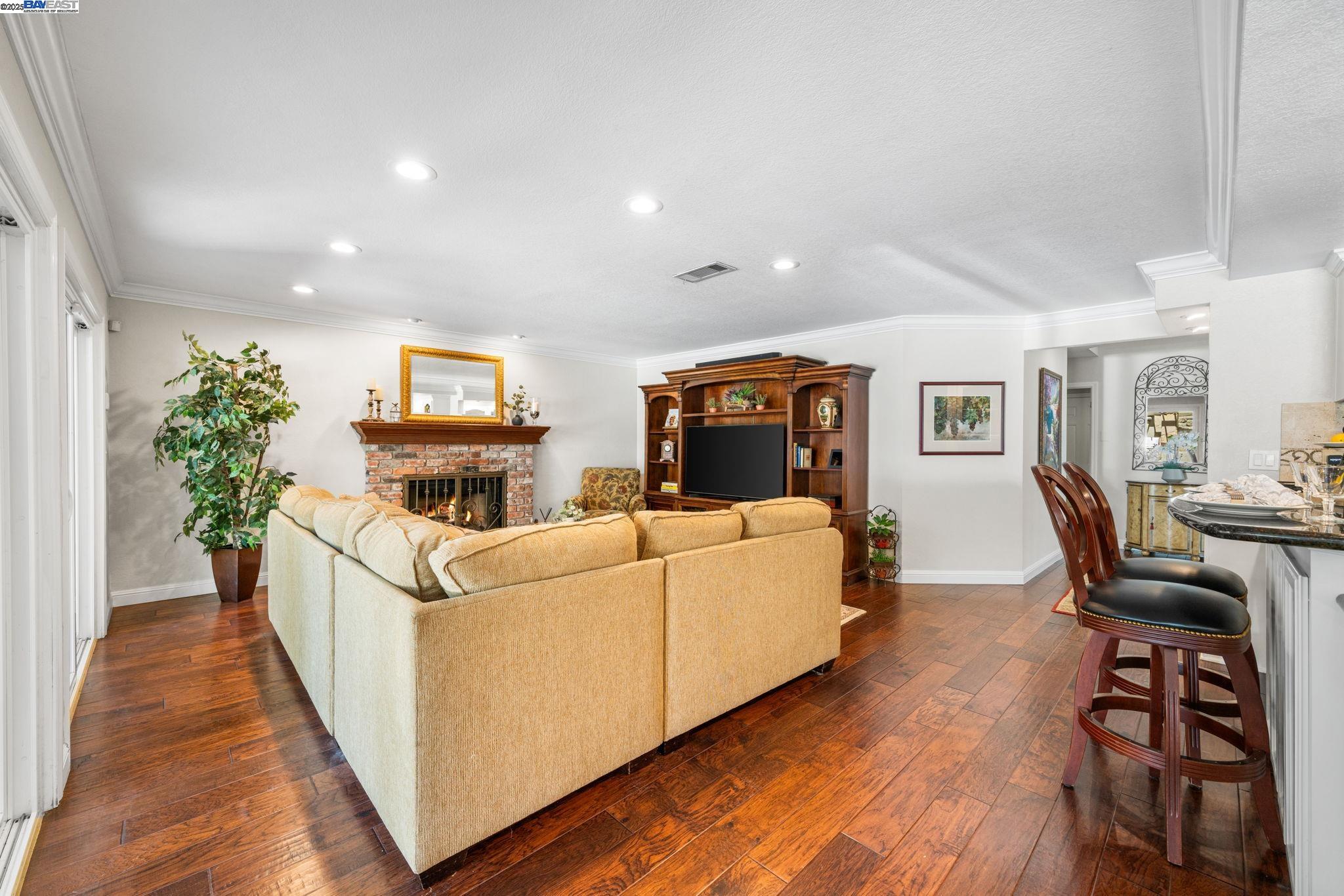 Detail Gallery Image 25 of 56 For 639 Canyon Crest Rd East, San Ramon,  CA 94582 - 4 Beds | 3 Baths