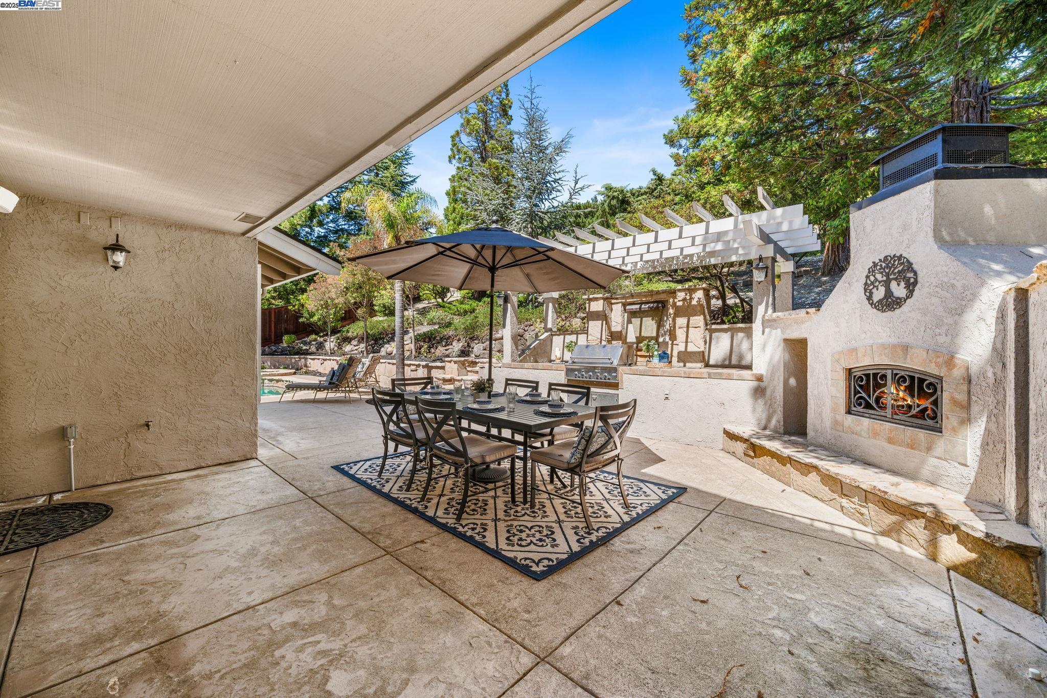 Detail Gallery Image 38 of 56 For 639 Canyon Crest Rd East, San Ramon,  CA 94582 - 4 Beds | 3 Baths