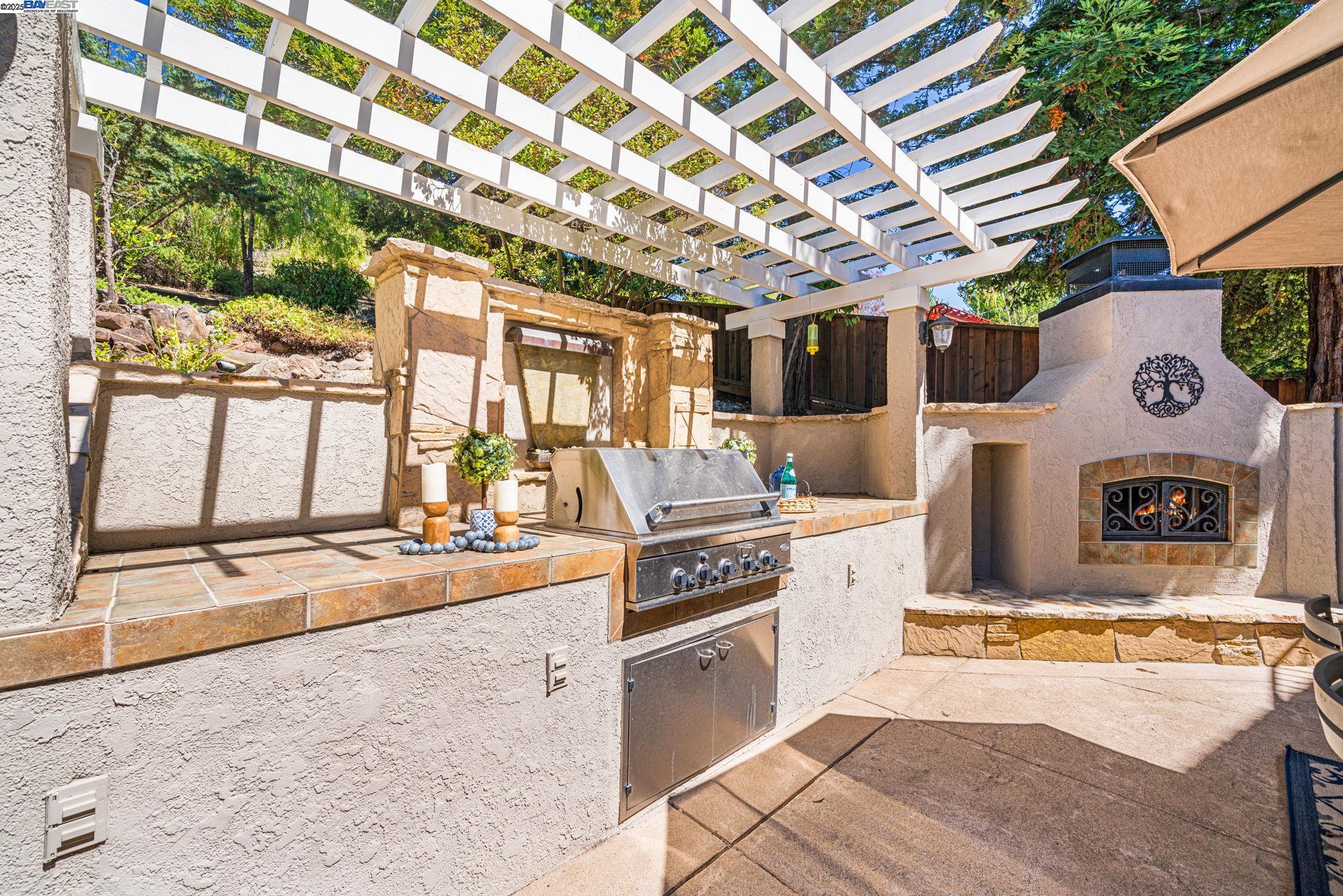 Detail Gallery Image 42 of 56 For 639 Canyon Crest Rd East, San Ramon,  CA 94582 - 4 Beds | 3 Baths