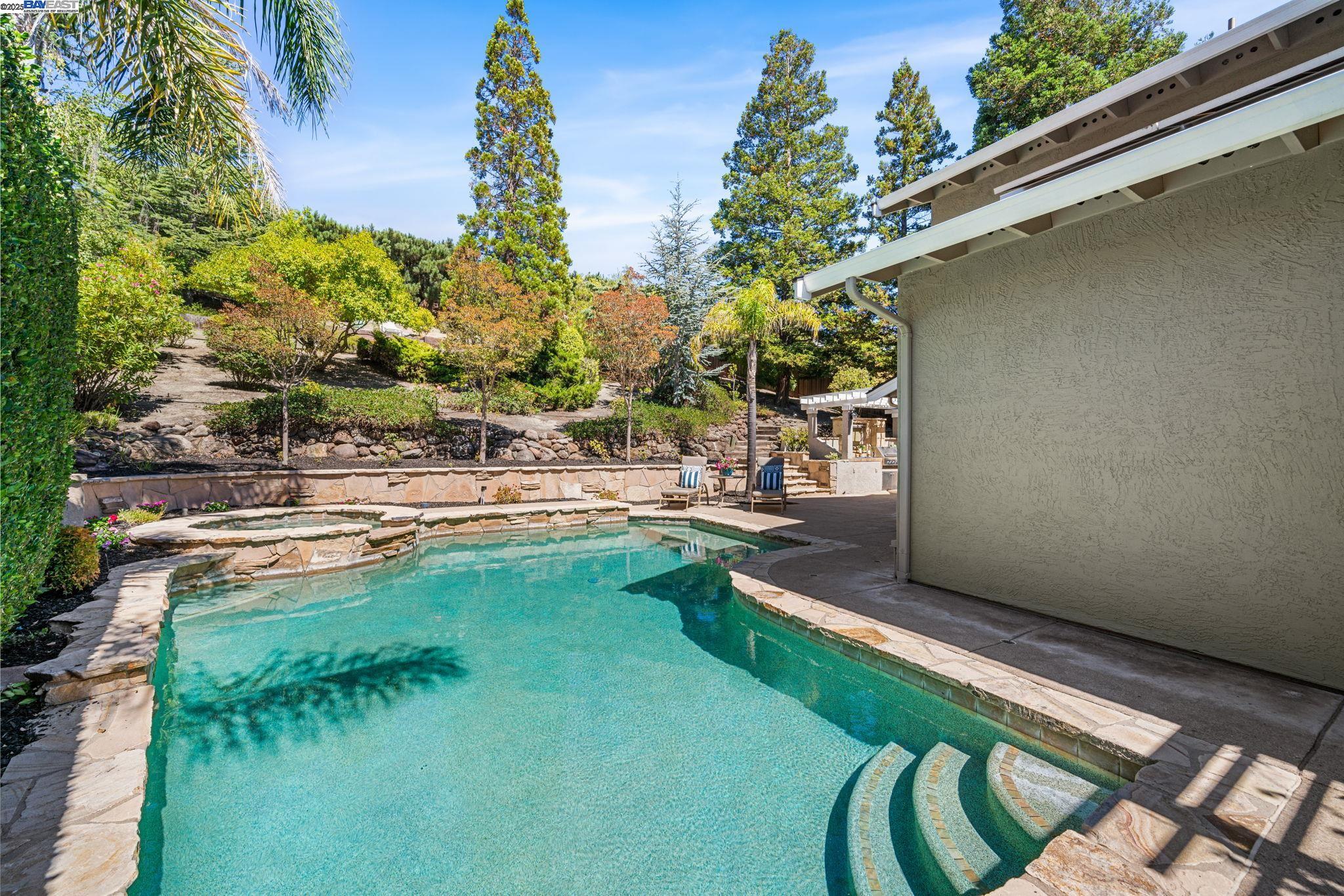 Detail Gallery Image 44 of 56 For 639 Canyon Crest Rd East, San Ramon,  CA 94582 - 4 Beds | 3 Baths