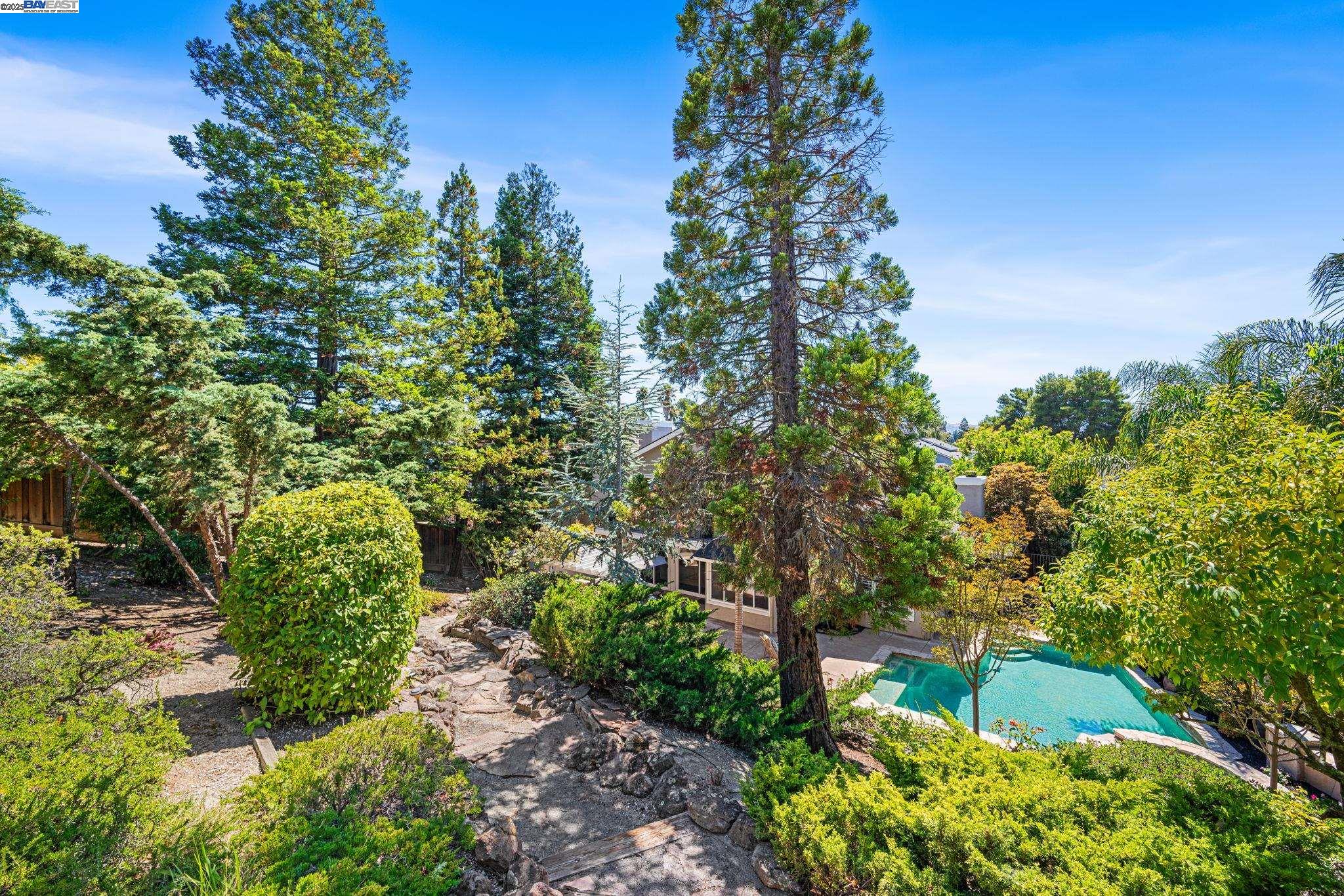 Detail Gallery Image 47 of 56 For 639 Canyon Crest Rd East, San Ramon,  CA 94582 - 4 Beds | 3 Baths