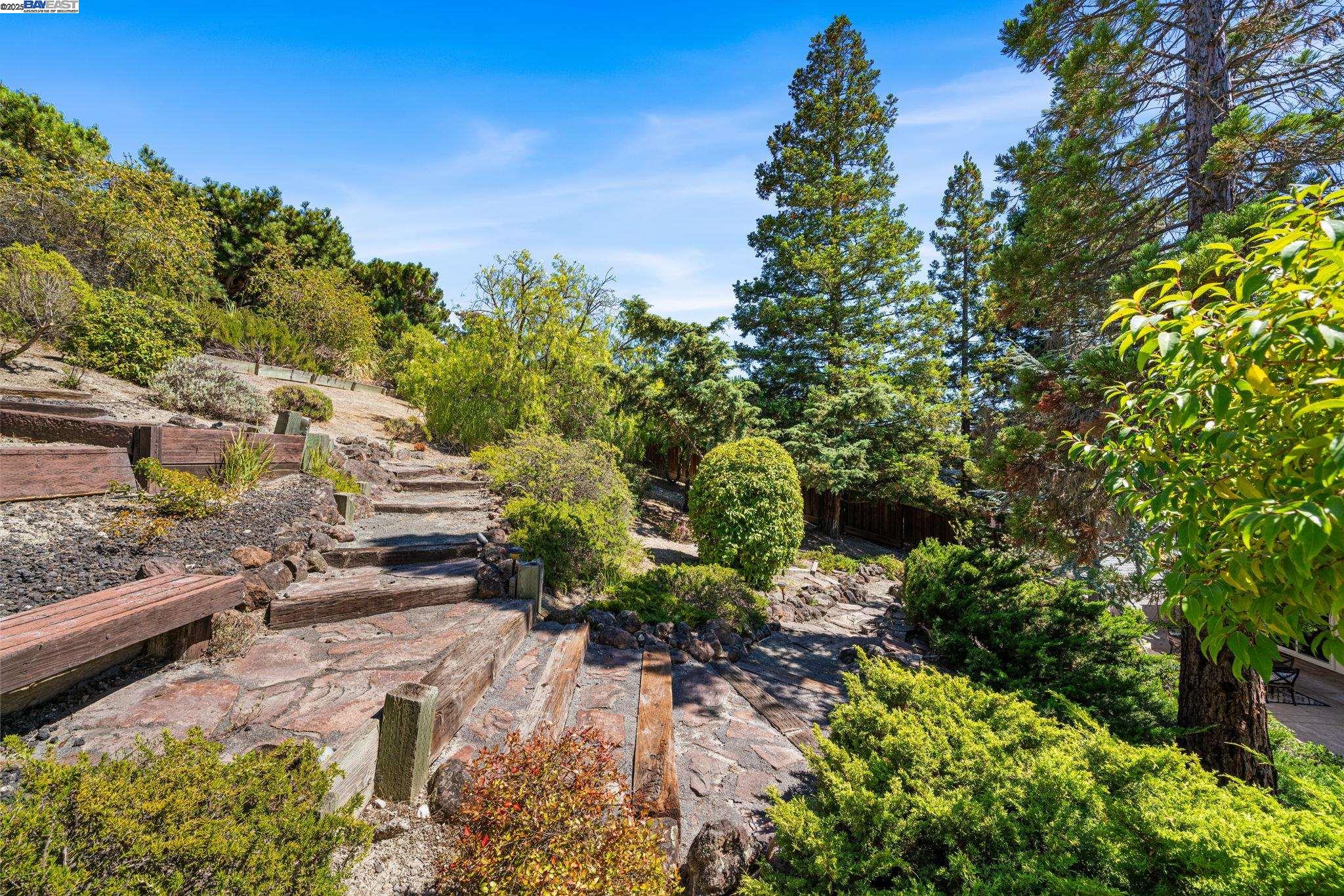 Detail Gallery Image 49 of 56 For 639 Canyon Crest Rd East, San Ramon,  CA 94582 - 4 Beds | 3 Baths
