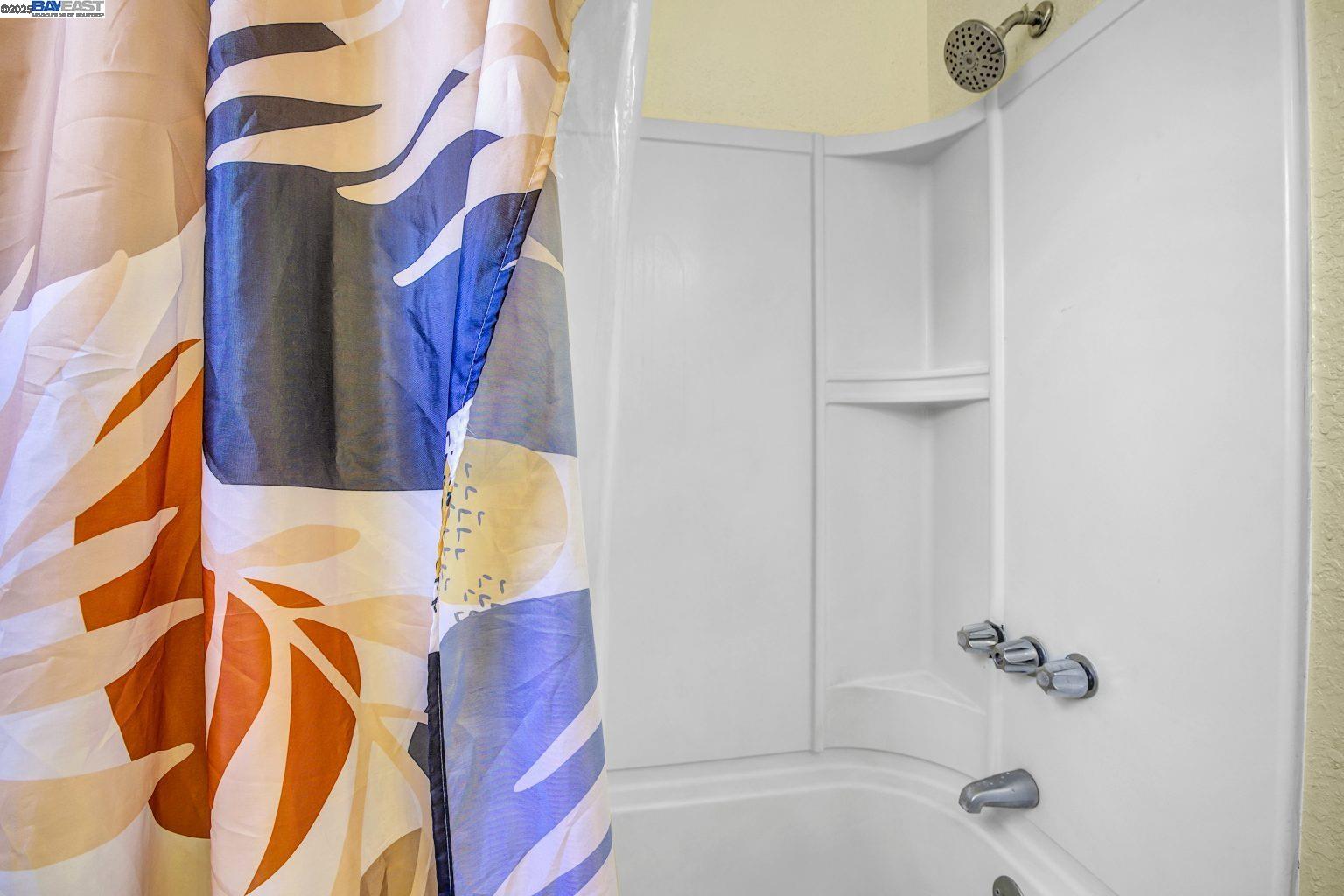Detail Gallery Image 14 of 31 For 514 Cascade Rd, San Leandro,  CA 94577 - 2 Beds | 1 Baths