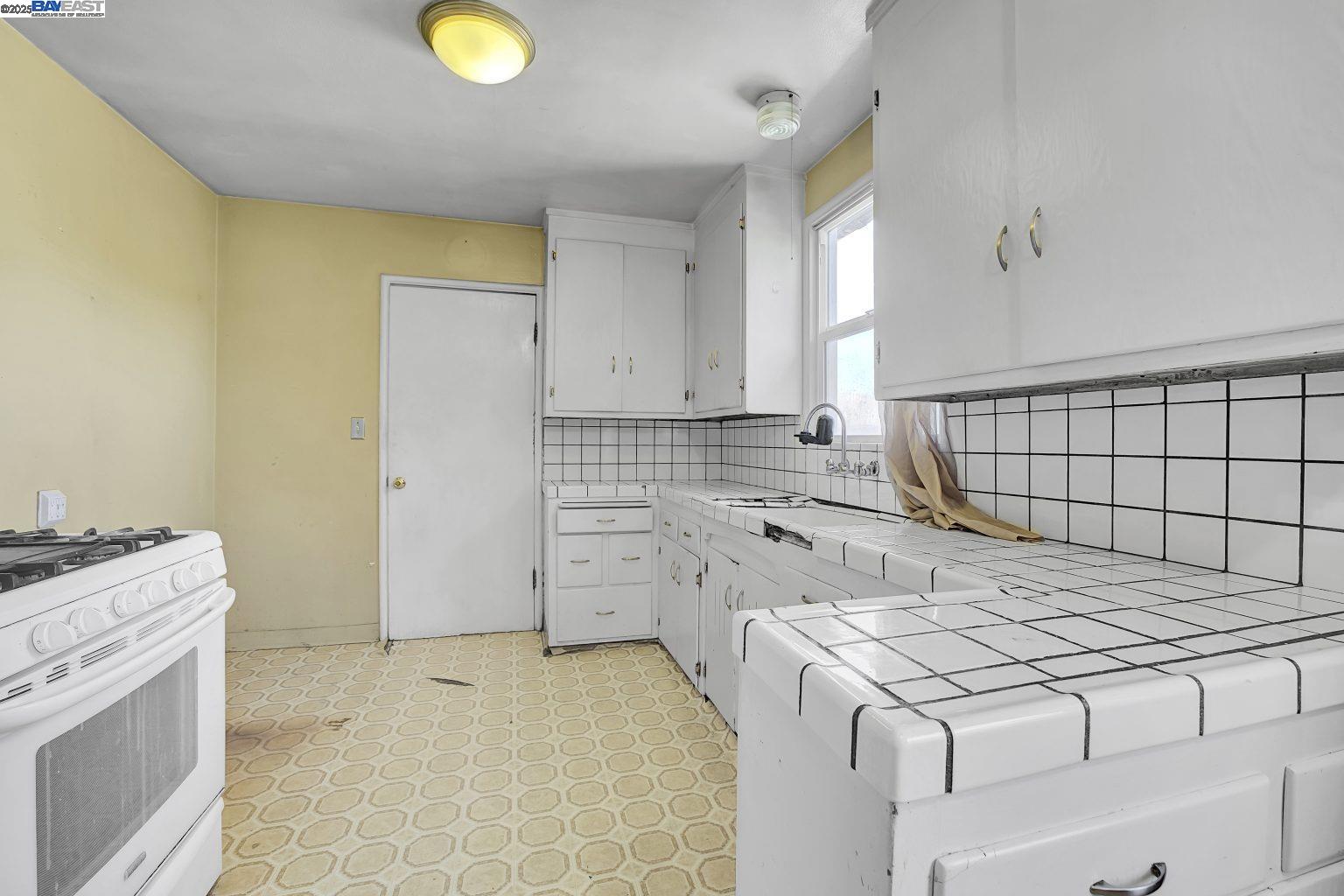 Detail Gallery Image 19 of 31 For 514 Cascade Rd, San Leandro,  CA 94577 - 2 Beds | 1 Baths