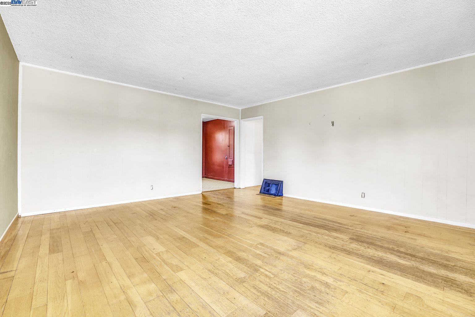 Detail Gallery Image 5 of 31 For 514 Cascade Rd, San Leandro,  CA 94577 - 2 Beds | 1 Baths