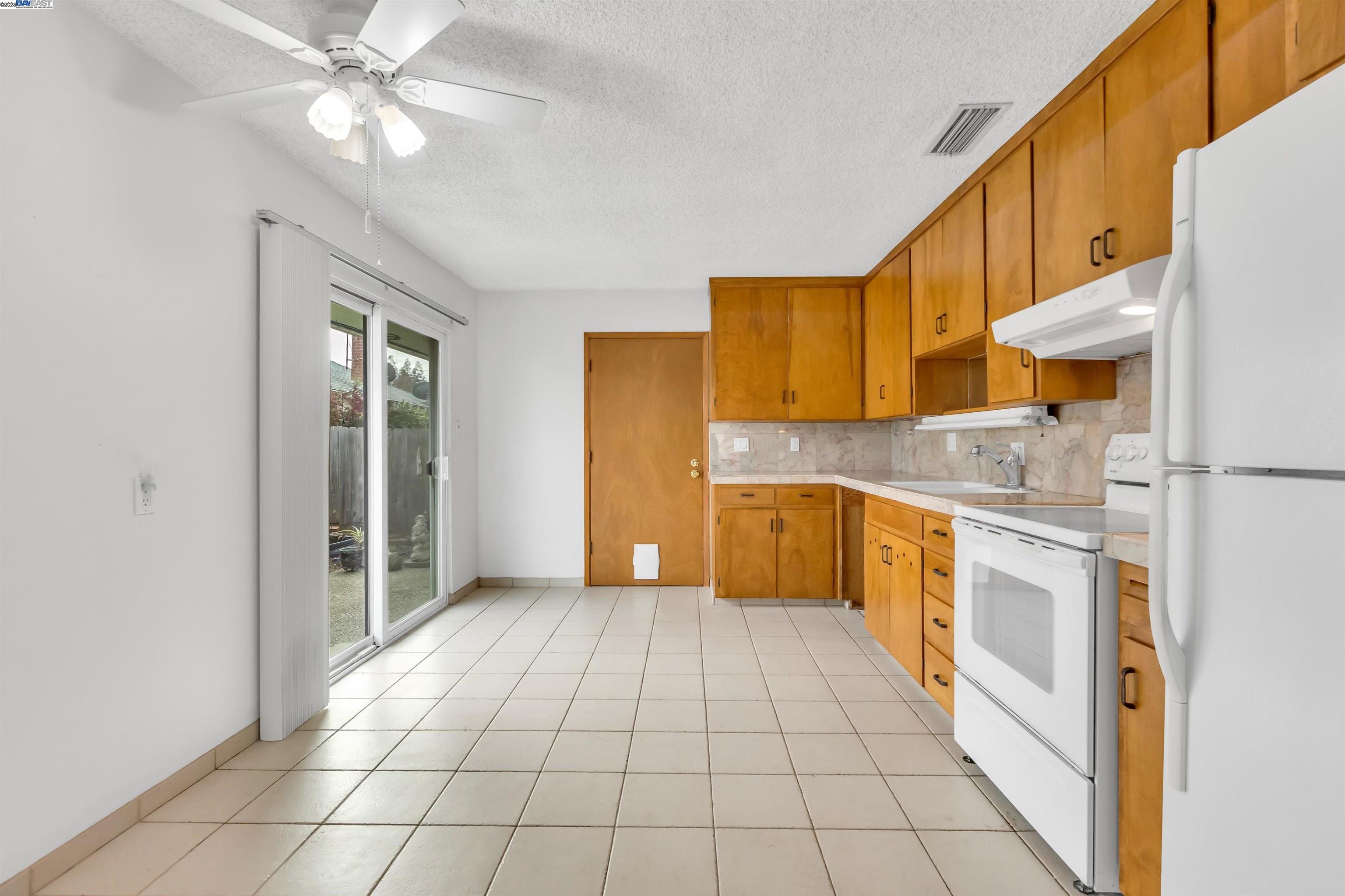 Detail Gallery Image 15 of 59 For 3546 Cody Way, Sacramento,  CA 95864 - – Beds | – Baths