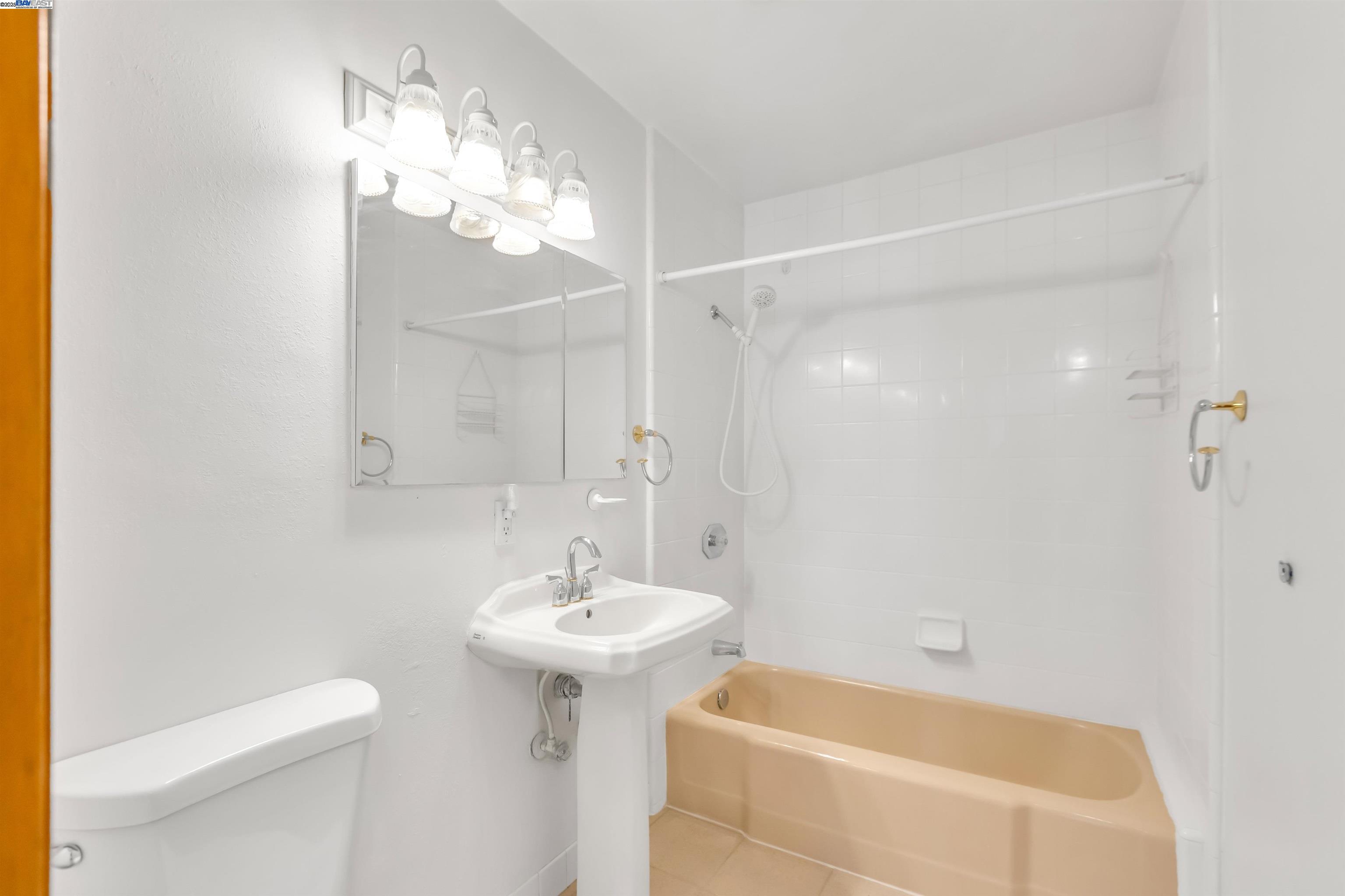 Detail Gallery Image 20 of 59 For 3546 Cody Way, Sacramento,  CA 95864 - – Beds | – Baths