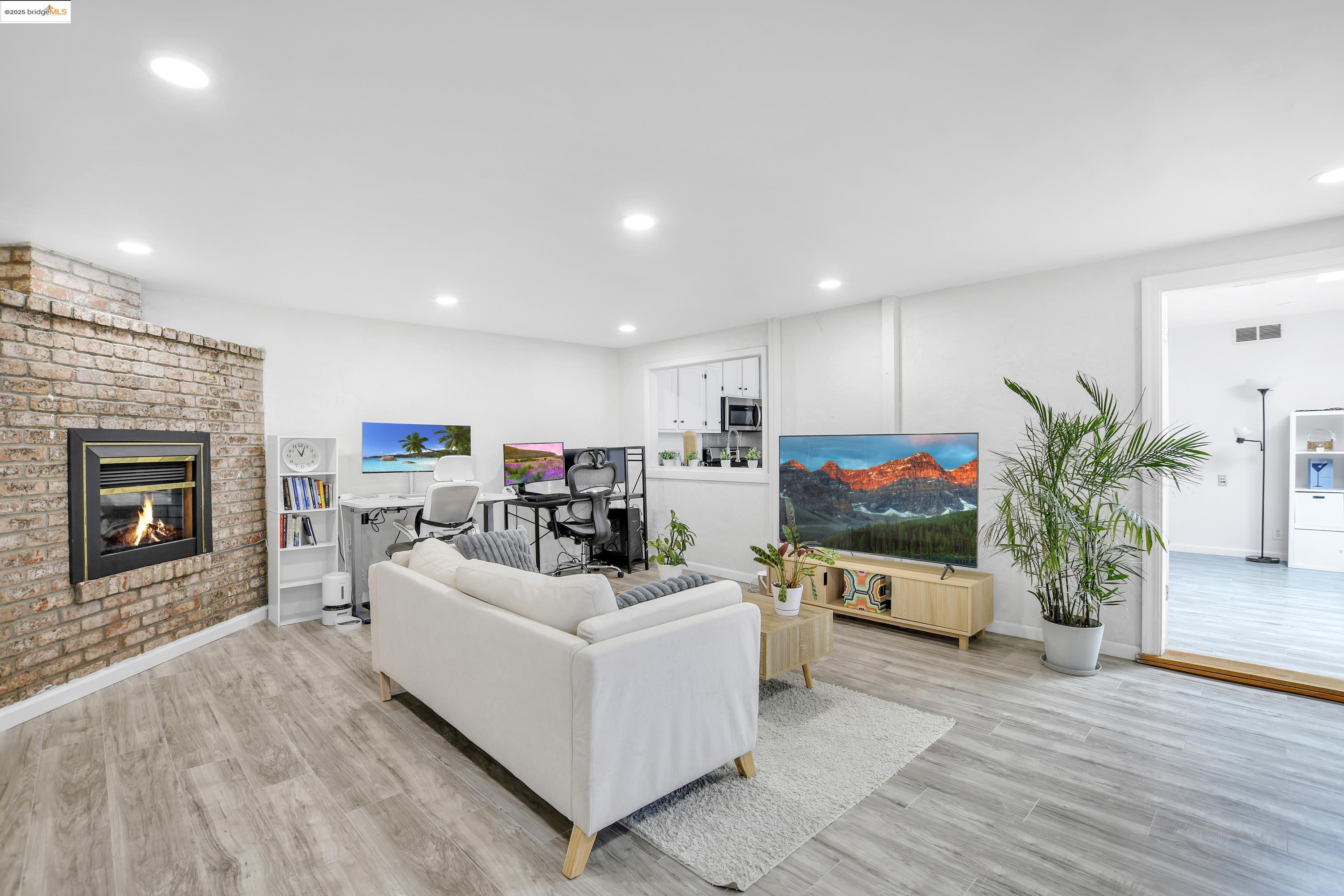 Detail Gallery Image 1 of 33 For 185 Evening Star Ct, Milpitas,  CA 95035 - 3 Beds | 2 Baths