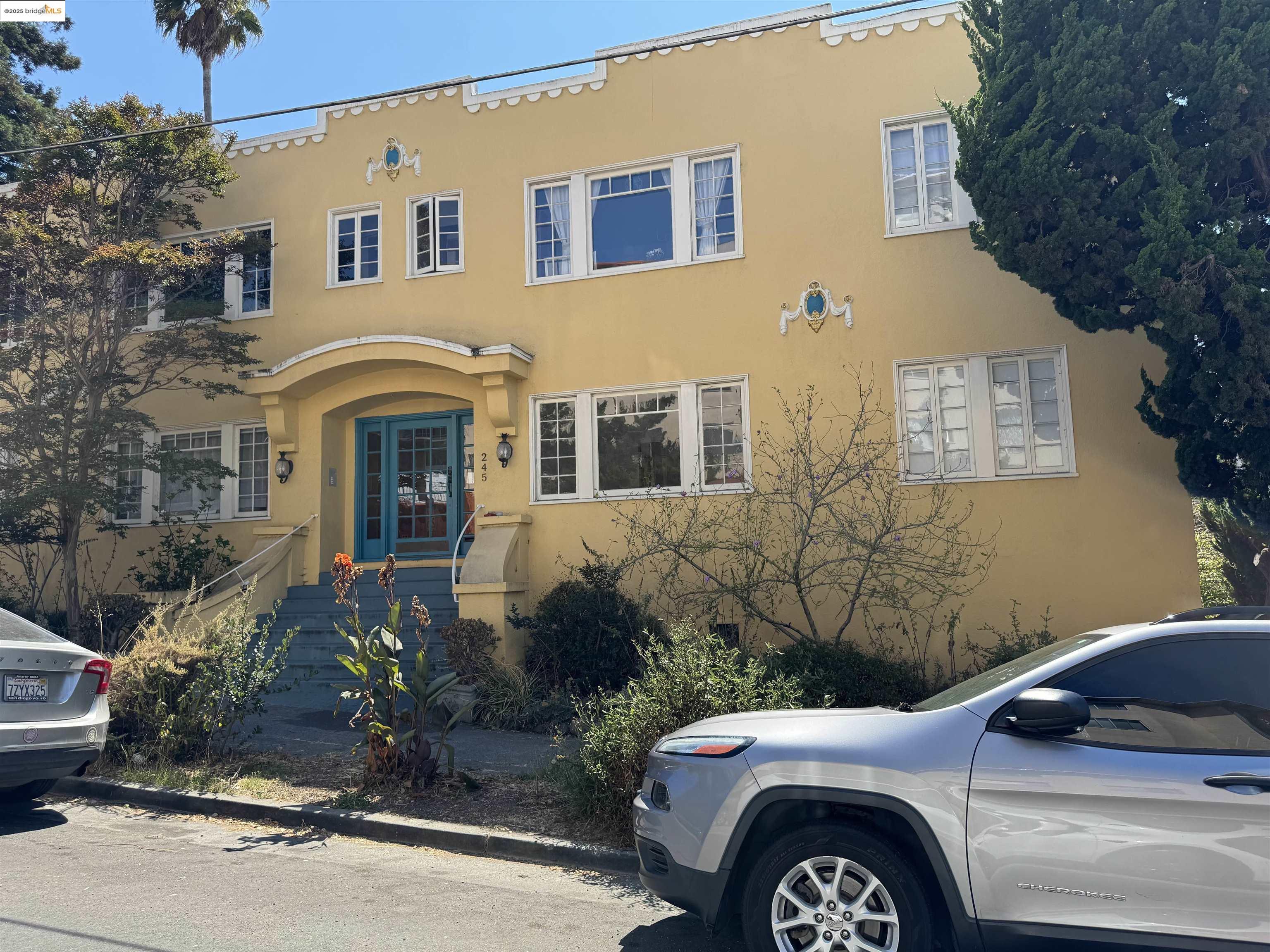 More Details about MLS # 41109327 : 245 29TH ST