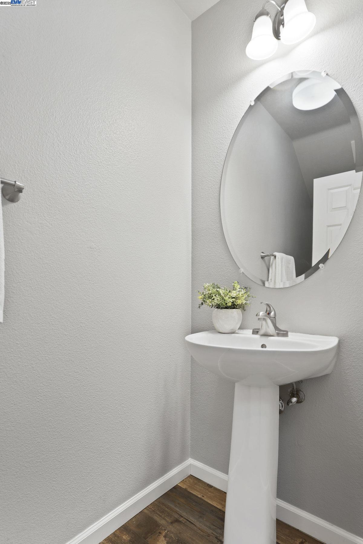 Detail Gallery Image 11 of 39 For 5244 Armani Ct, Pleasanton,  CA 94588 - 3 Beds | 2/1 Baths