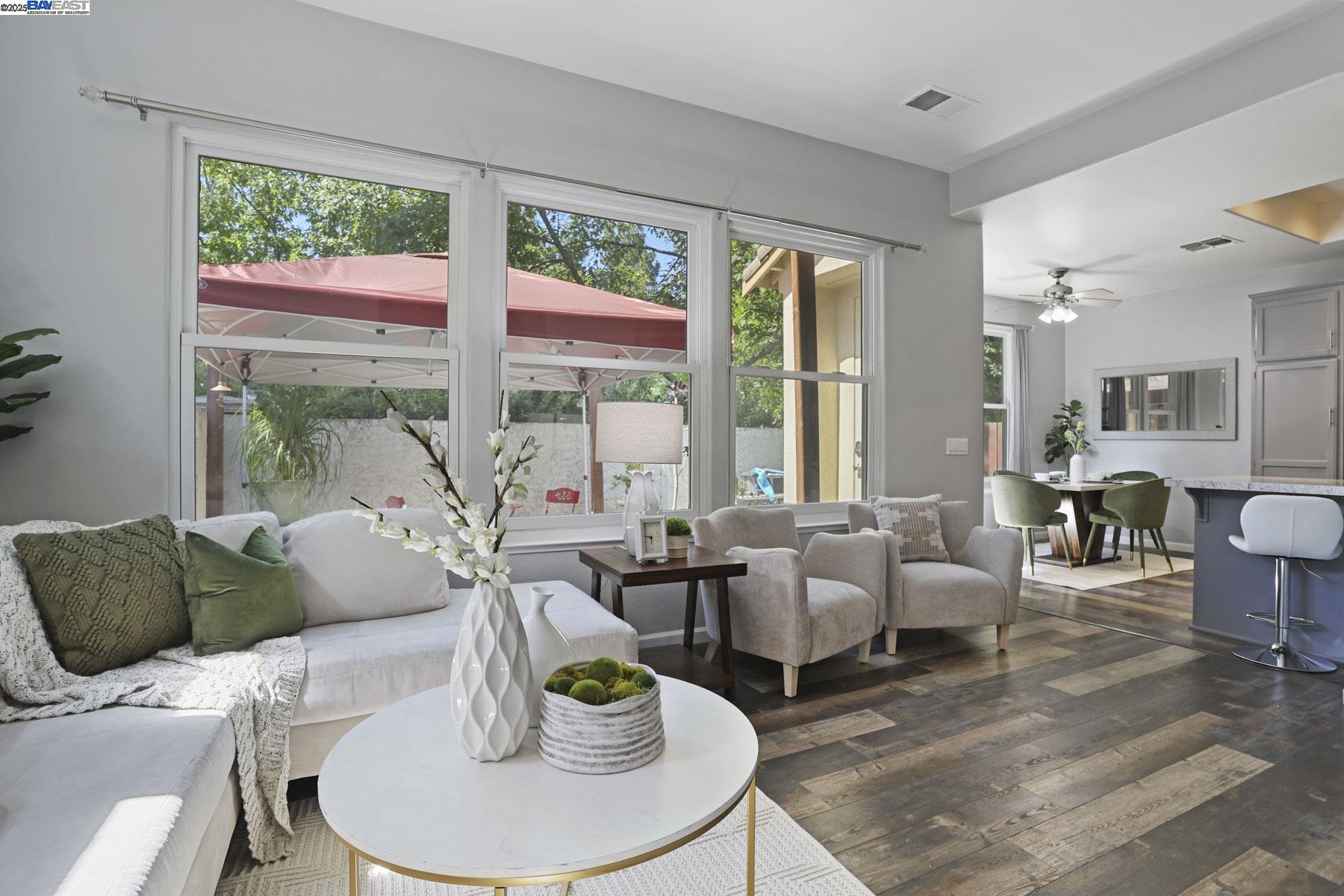 Detail Gallery Image 13 of 39 For 5244 Armani Ct, Pleasanton,  CA 94588 - 3 Beds | 2/1 Baths