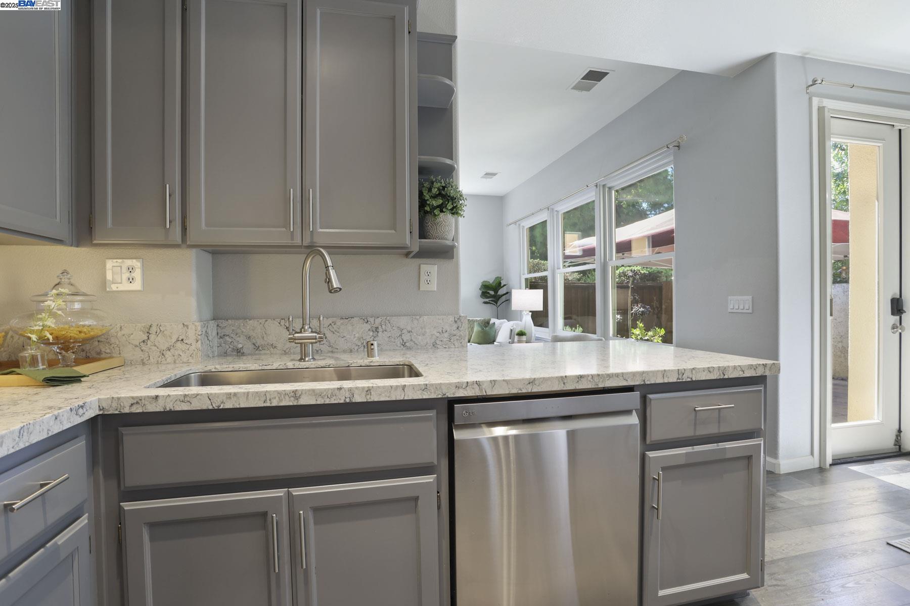 Detail Gallery Image 22 of 39 For 5244 Armani Ct, Pleasanton,  CA 94588 - 3 Beds | 2/1 Baths