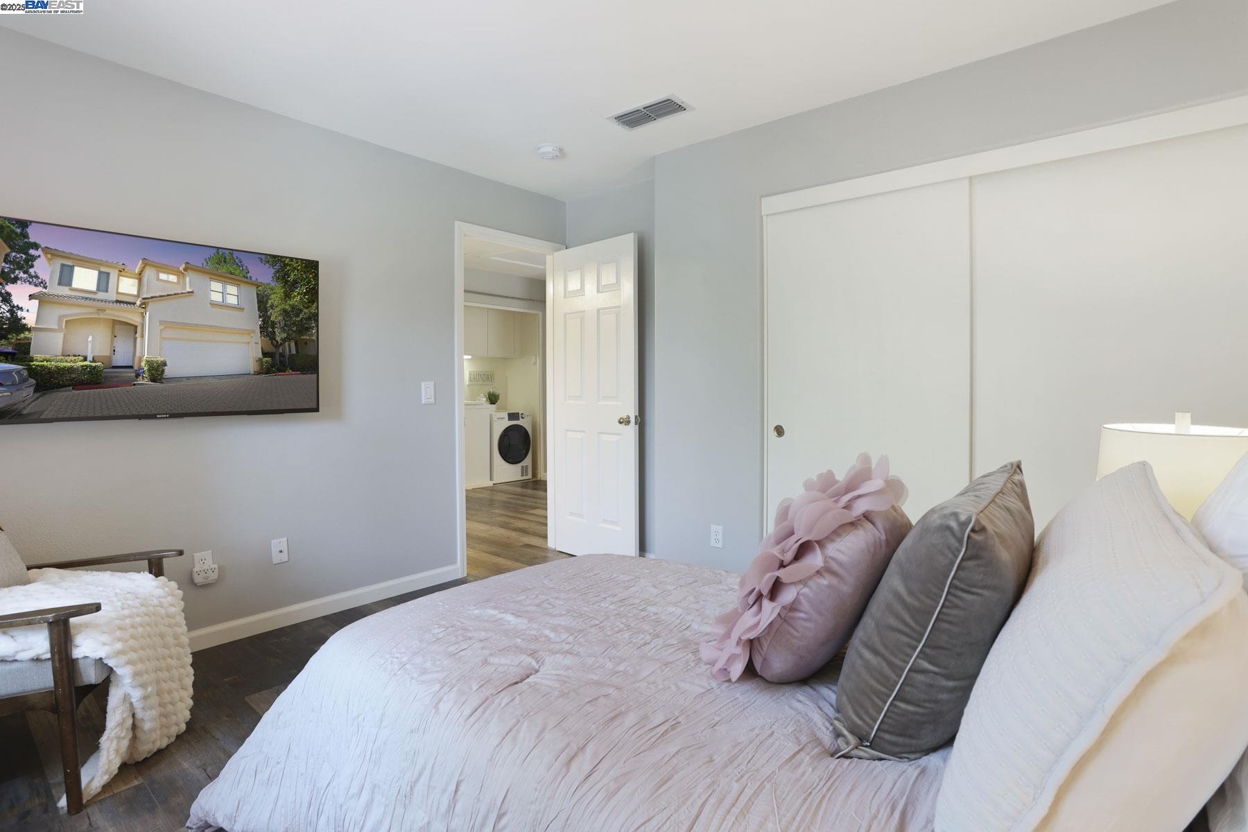 Detail Gallery Image 26 of 39 For 5244 Armani Ct, Pleasanton,  CA 94588 - 3 Beds | 2/1 Baths