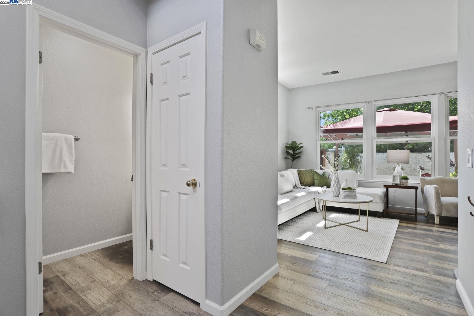 Detail Gallery Image 9 of 39 For 5244 Armani Ct, Pleasanton,  CA 94588 - 3 Beds | 2/1 Baths