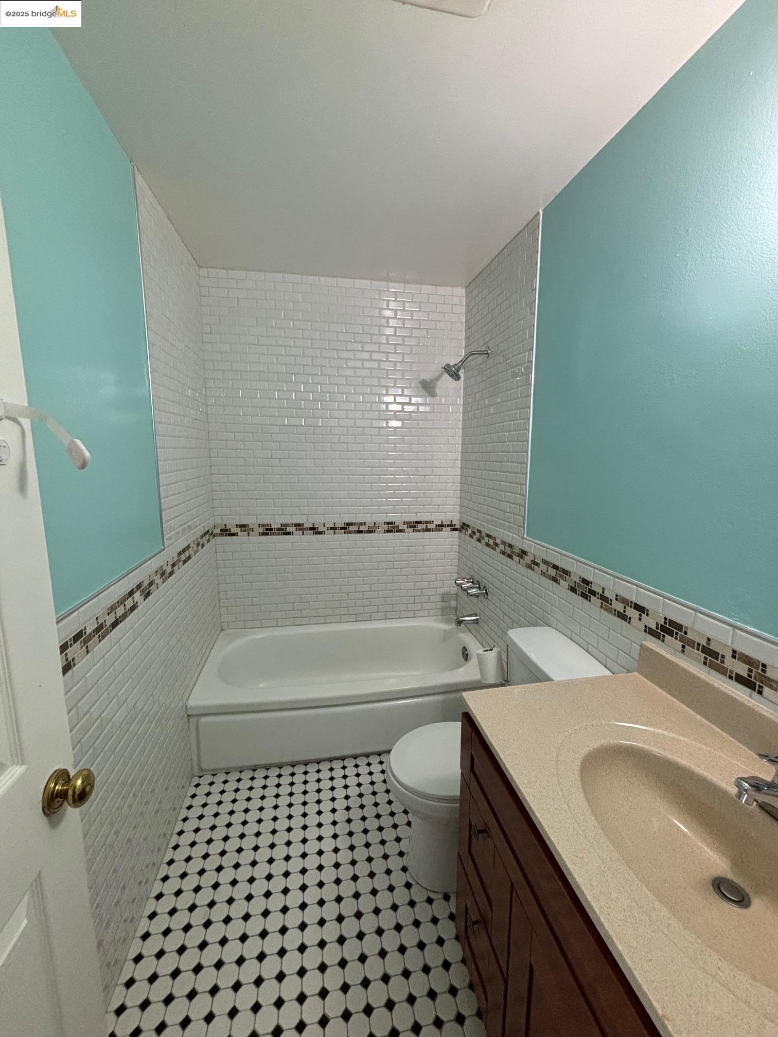 Photo #18: 41109330 Listing: Photo #18