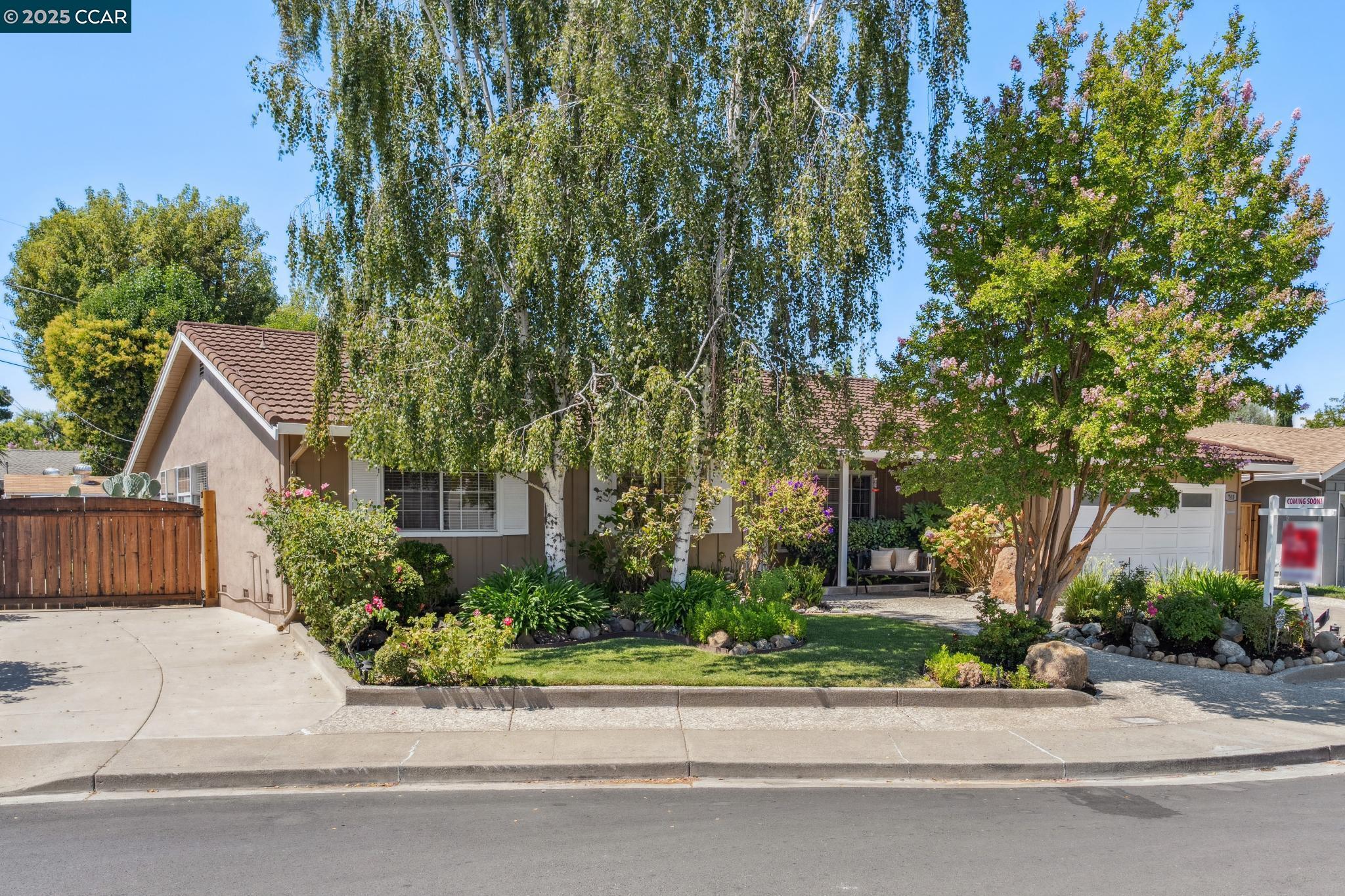 Detail Gallery Image 2 of 55 For 745 San Marcos Ct, Concord,  CA 94518 - 3 Beds | 2 Baths