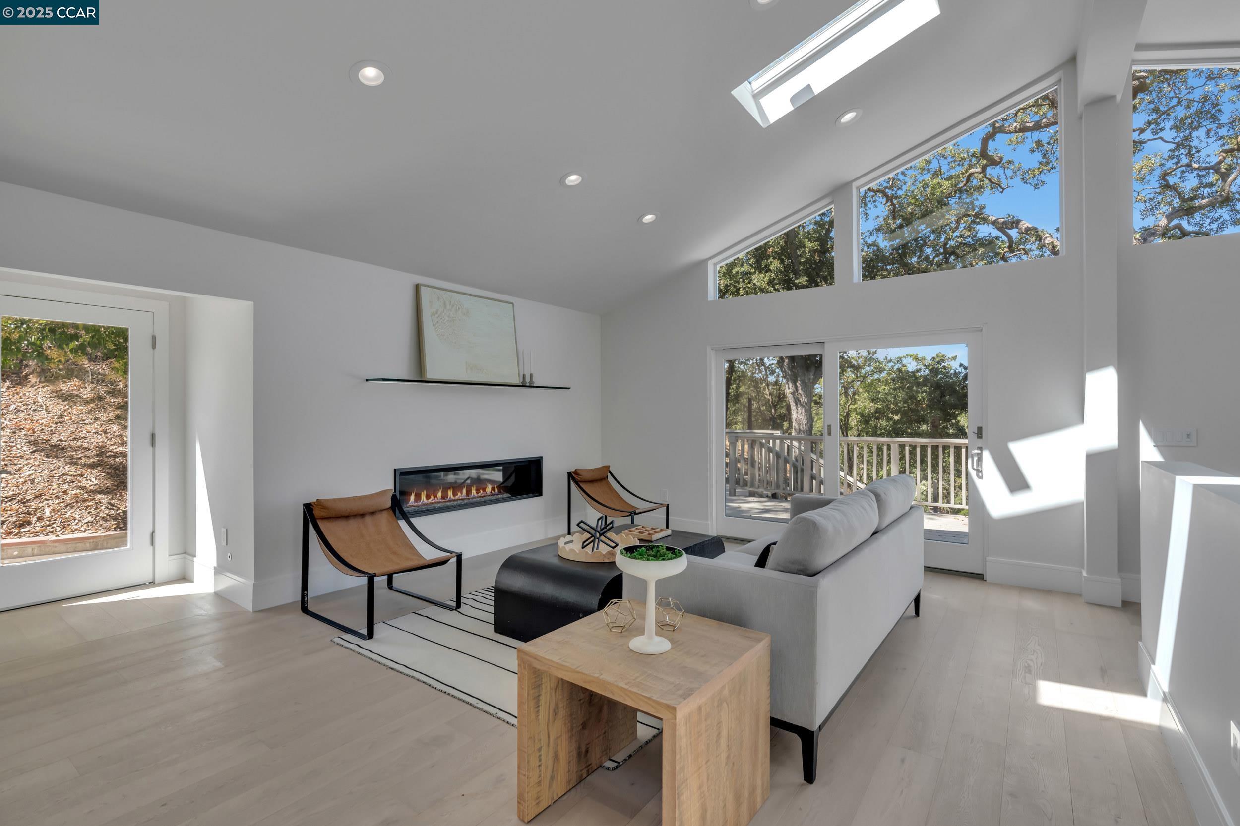 Detail Gallery Image 19 of 60 For 127 Caminar Way, Walnut Creek,  CA 94596 - 5 Beds | 5/1 Baths