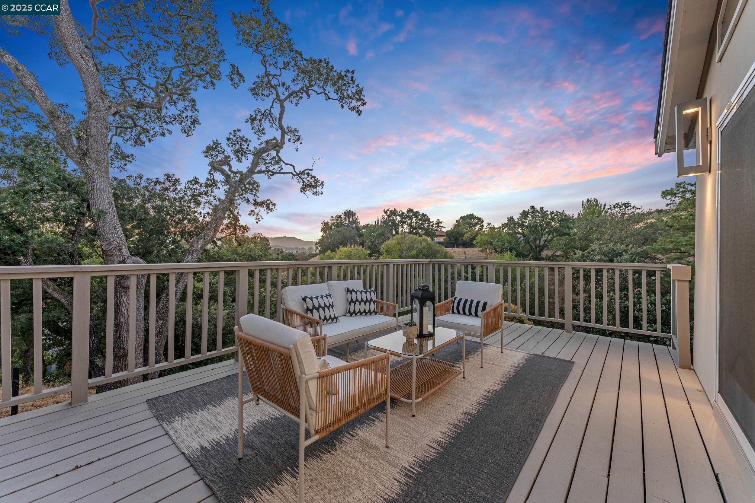 Detail Gallery Image 3 of 60 For 127 Caminar Way, Walnut Creek,  CA 94596 - 5 Beds | 5/1 Baths