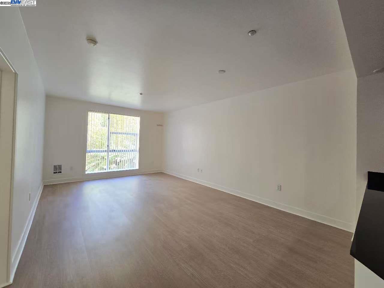 Detail Gallery Image 6 of 22 For 585 9th #422,  Oakland,  CA 94607 - 1 Beds | 1 Baths