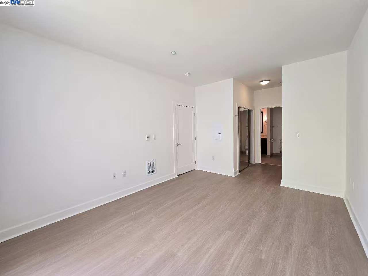 Detail Gallery Image 7 of 22 For 585 9th #422,  Oakland,  CA 94607 - 1 Beds | 1 Baths