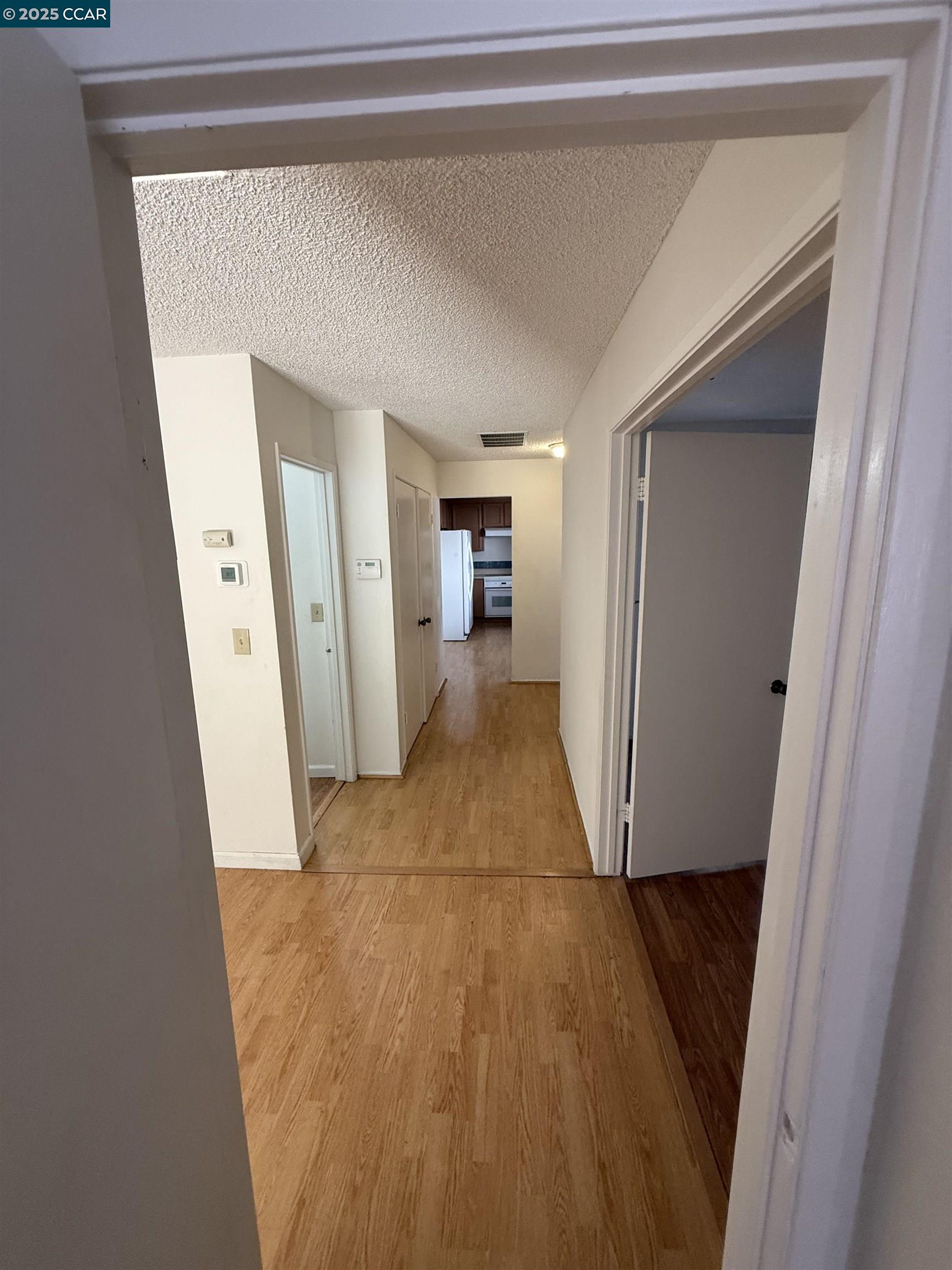 Detail Gallery Image 7 of 9 For 536 Harvey Way, Bay Point,  CA 94565 - 3 Beds | 2 Baths