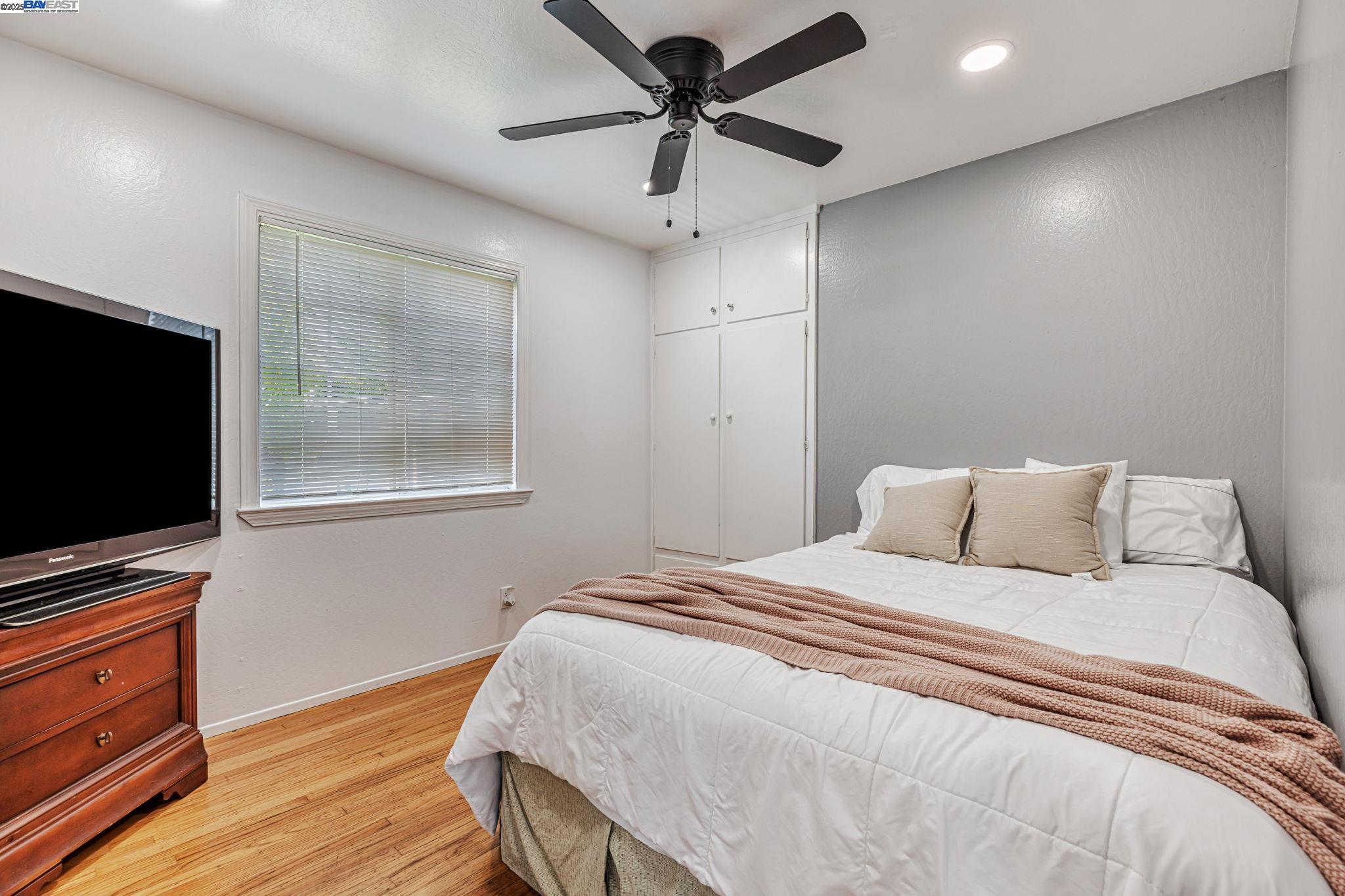 Detail Gallery Image 5 of 11 For 1027 Redondo Way, Livermore,  CA 94550 - 3 Beds | 2 Baths