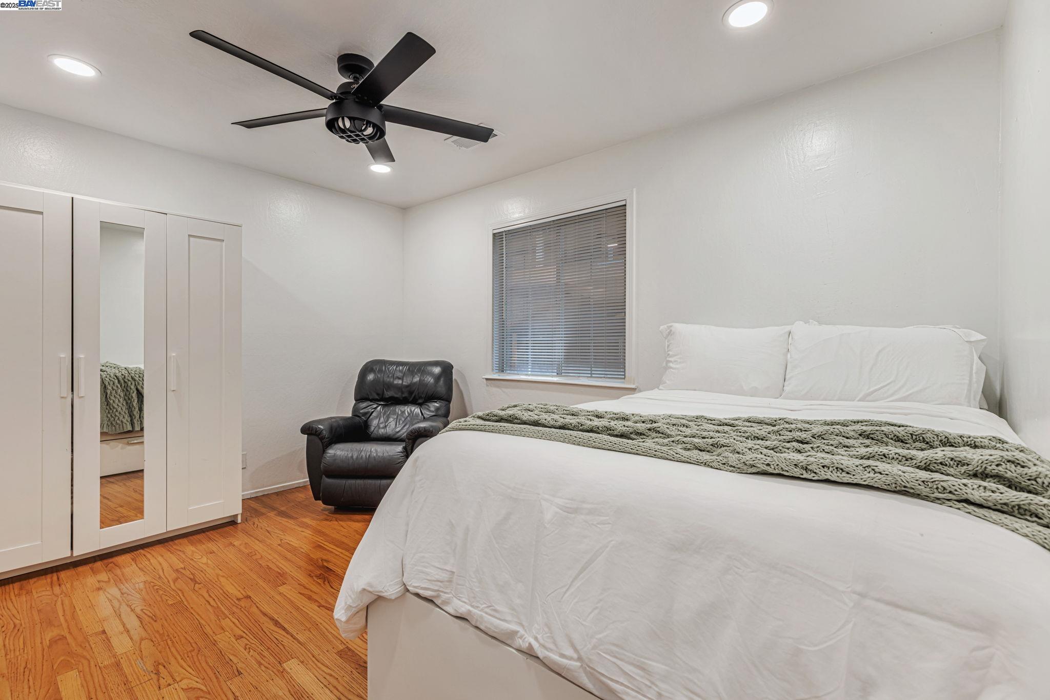 Detail Gallery Image 9 of 11 For 1027 Redondo Way, Livermore,  CA 94550 - 3 Beds | 2 Baths