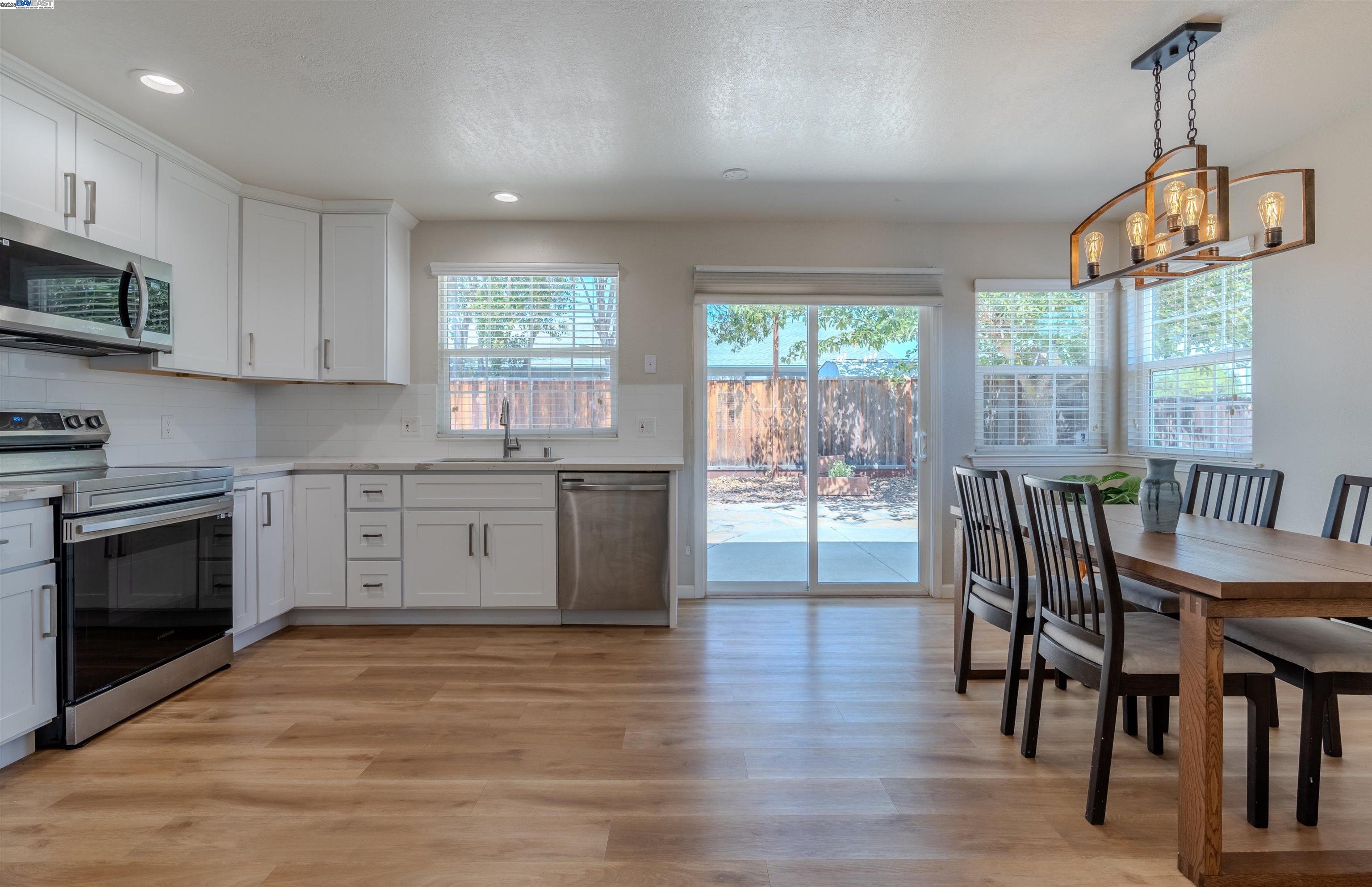 Detail Gallery Image 12 of 39 For 4172 Galloway St, Livermore,  CA 94551 - 3 Beds | 2 Baths