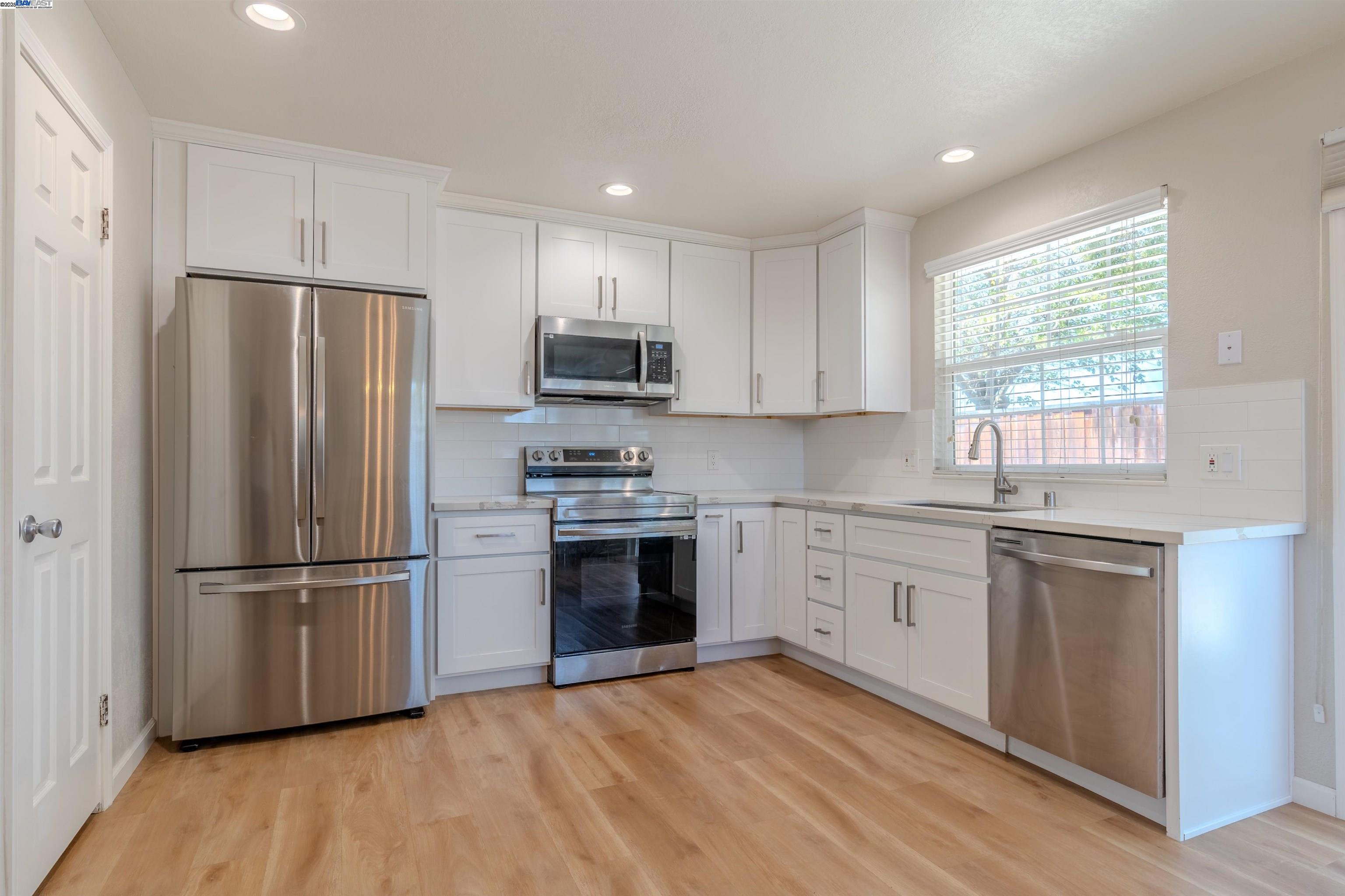 Detail Gallery Image 13 of 39 For 4172 Galloway St, Livermore,  CA 94551 - 3 Beds | 2 Baths
