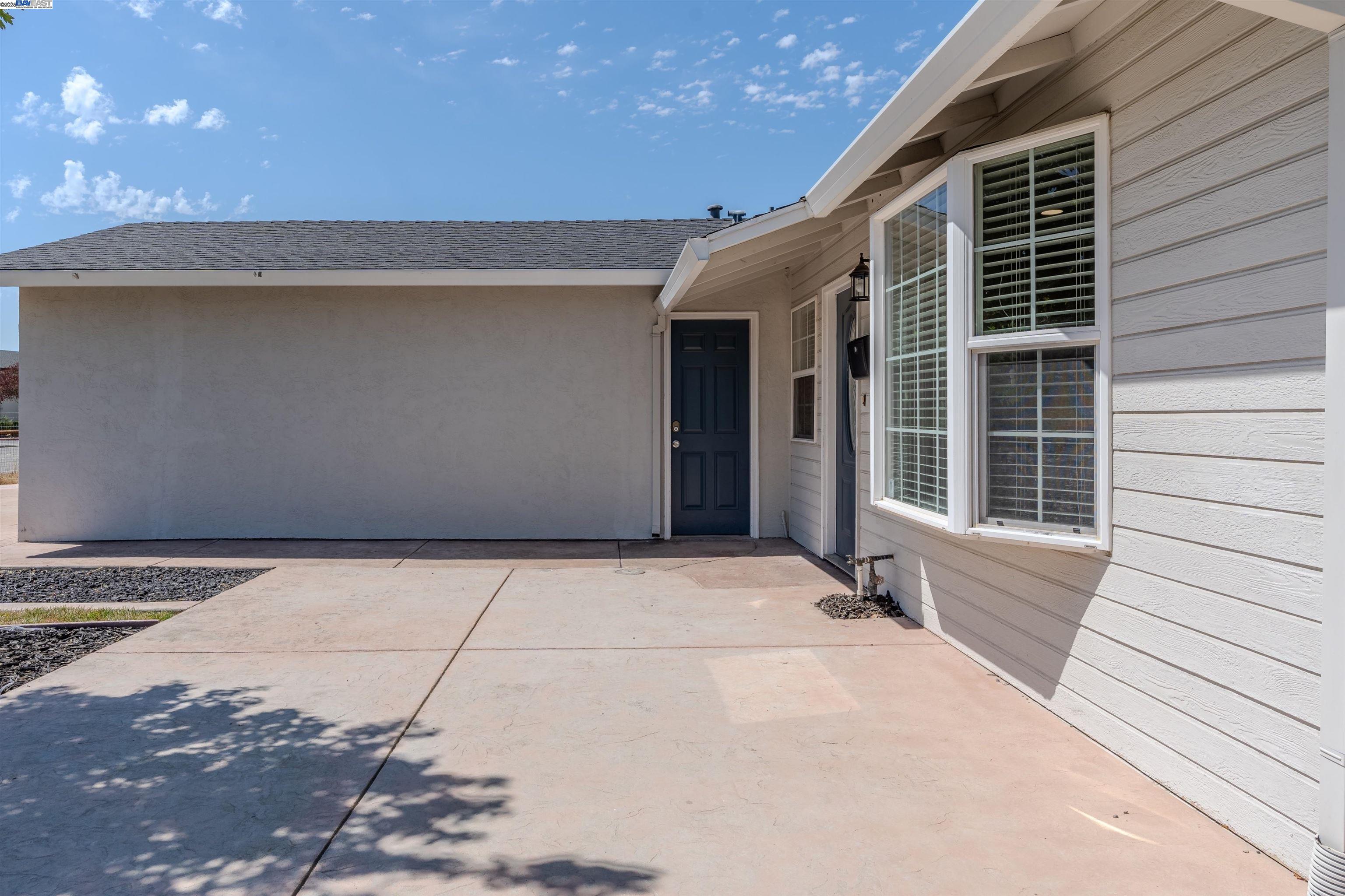 Detail Gallery Image 5 of 39 For 4172 Galloway St, Livermore,  CA 94551 - 3 Beds | 2 Baths