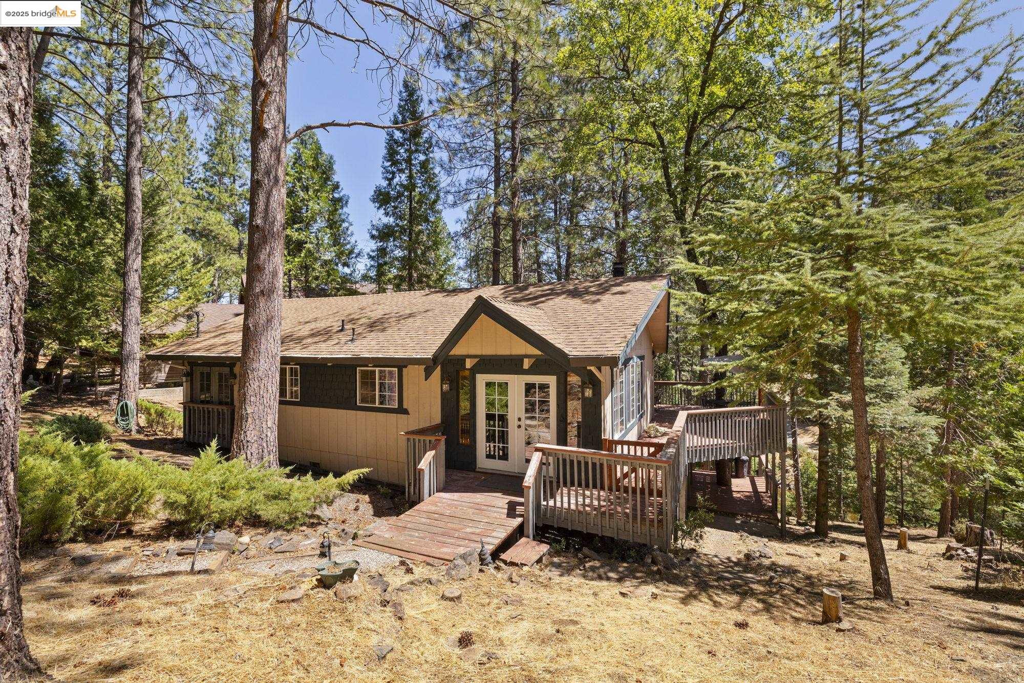 Detail Gallery Image 3 of 60 For 19824 Pine Mountain Dr, Groveland,  CA 95321 - 3 Beds | 2 Baths