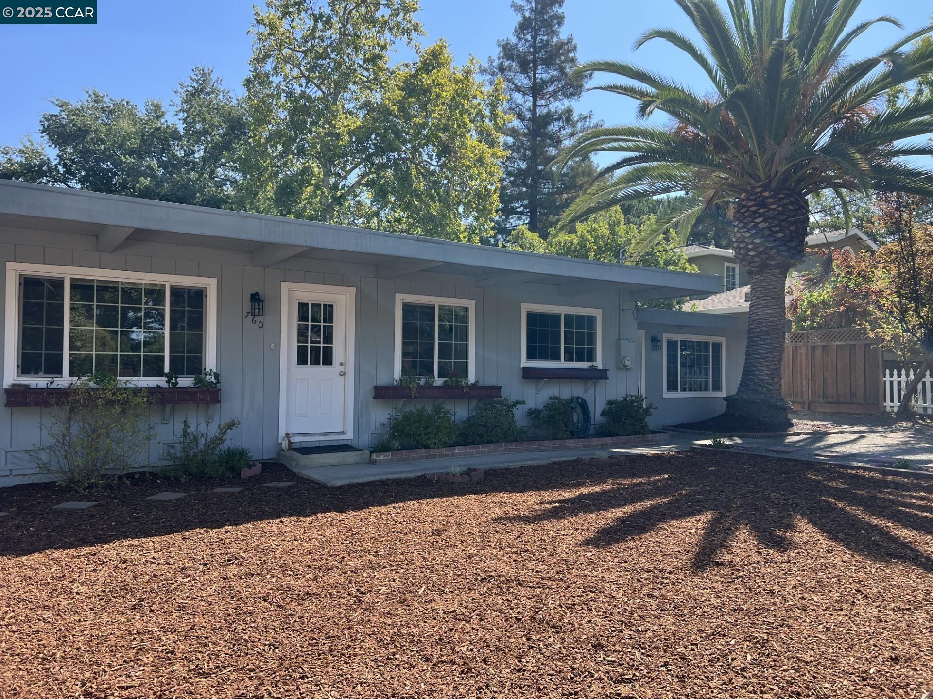Detail Gallery Image 3 of 14 For 760 Rosewood Dr, Walnut Creek,  CA 94596 - 3 Beds | 1 Baths